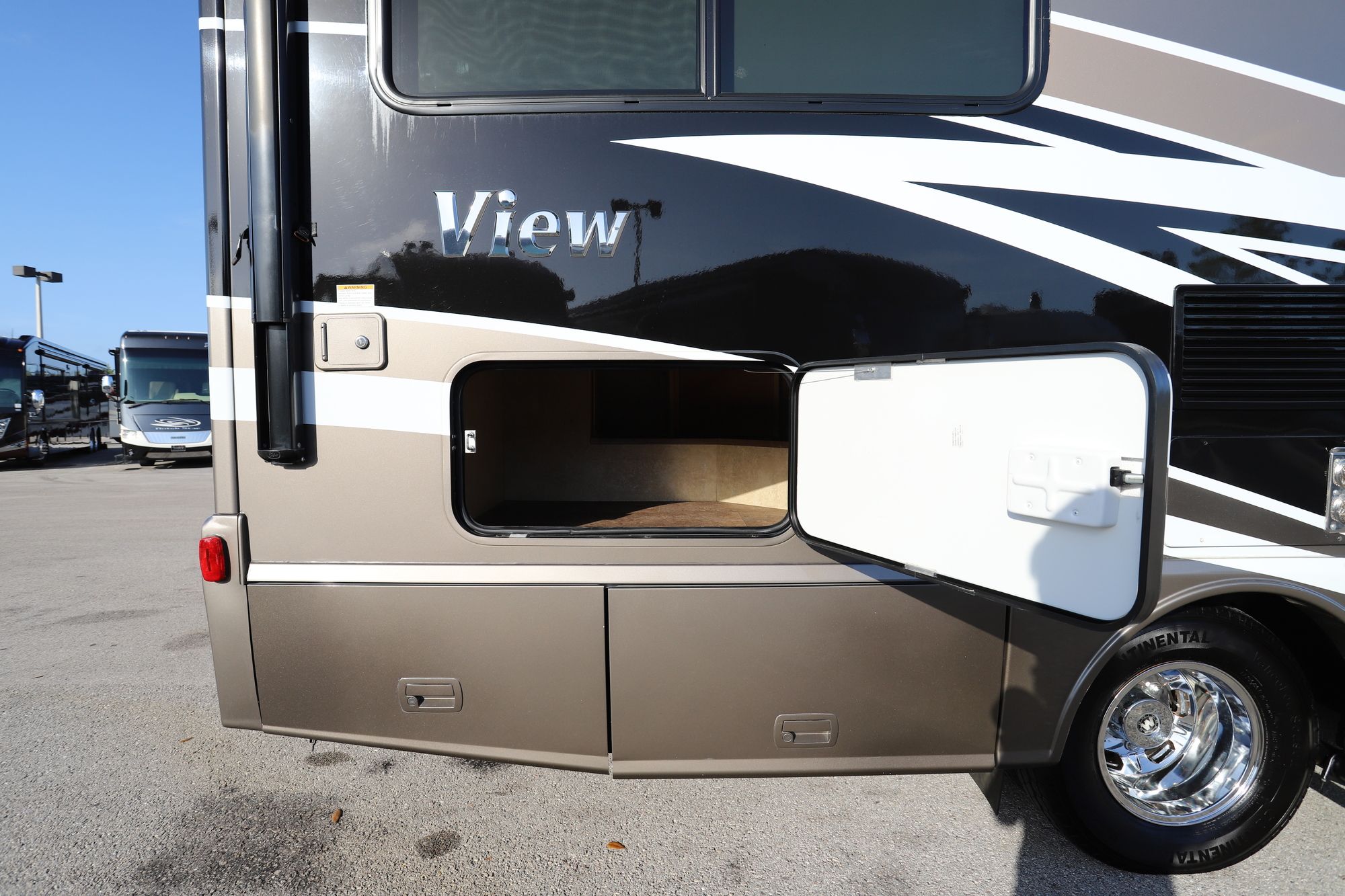 Used 2017 Winnebago View 24J Class C  For Sale