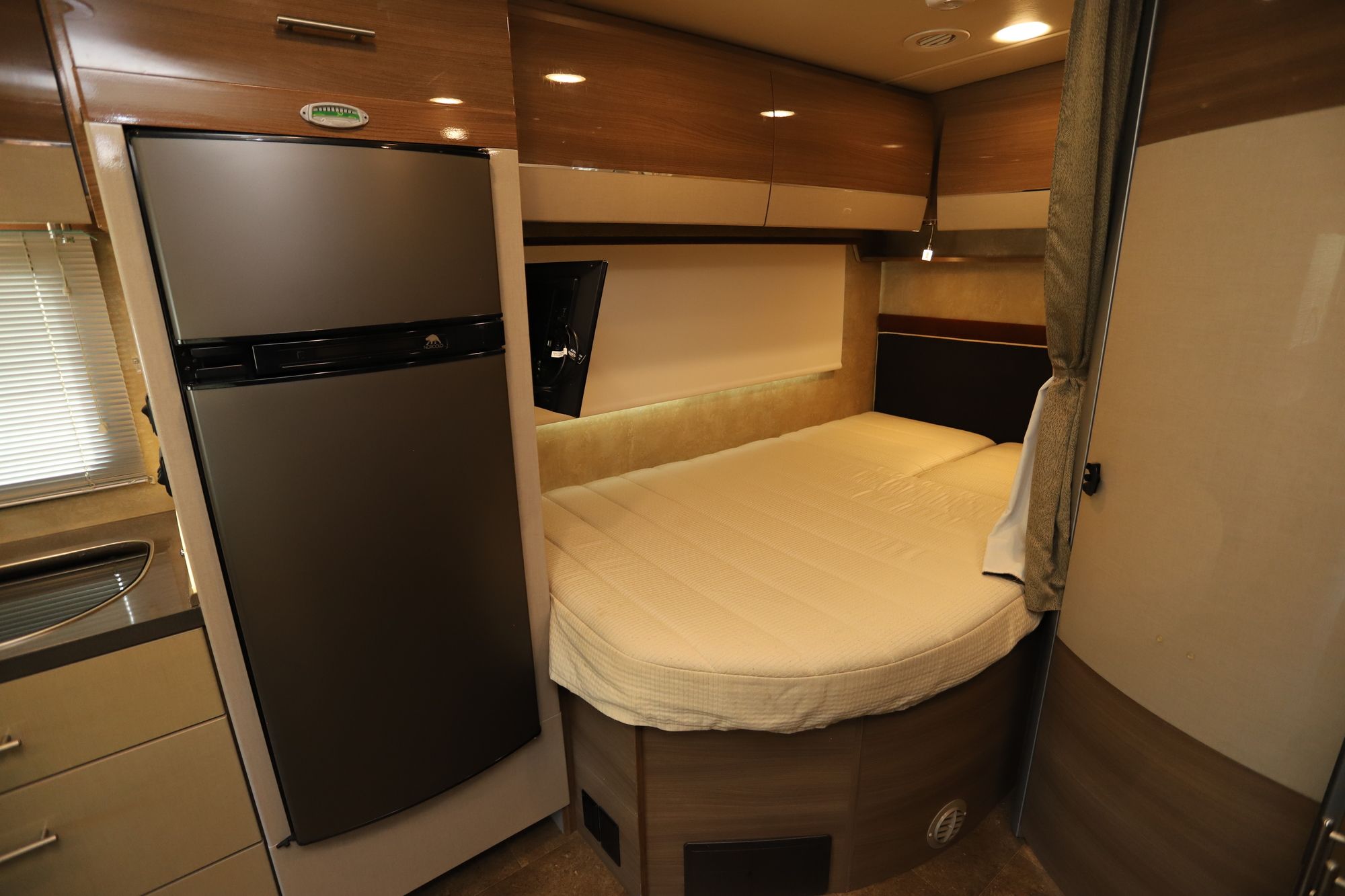 Used 2017 Winnebago View 24J Class C  For Sale