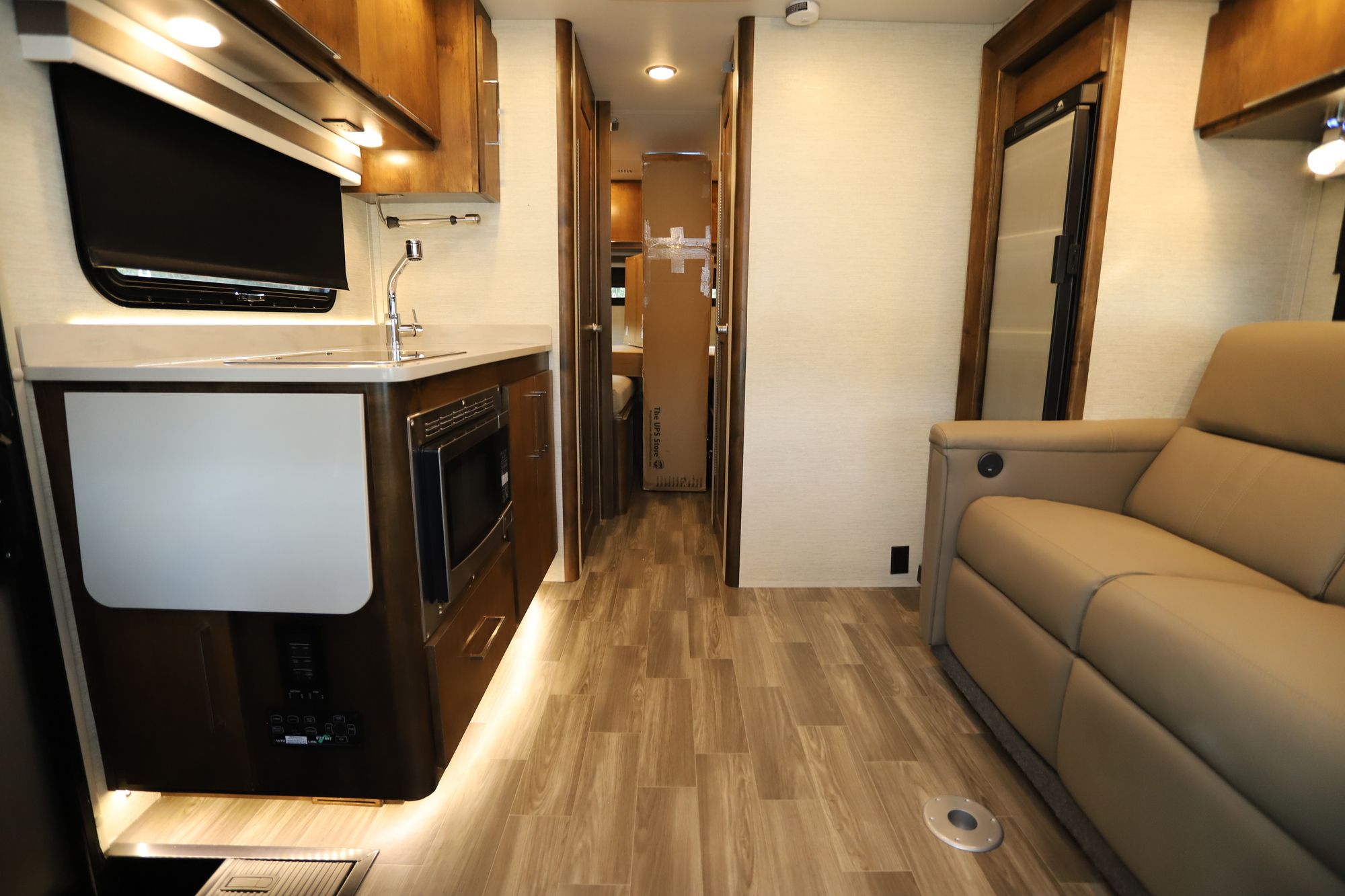 Used 2020 Tiffin Motor Homes Wayfarer 24TW Class C  For Sale