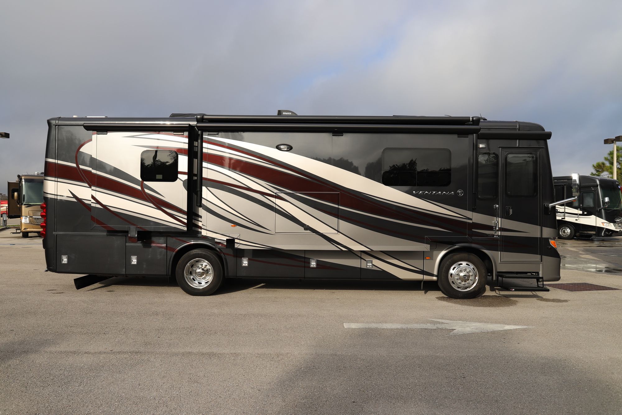 Used 2018 Newmar Ventana 3412 Class A  For Sale