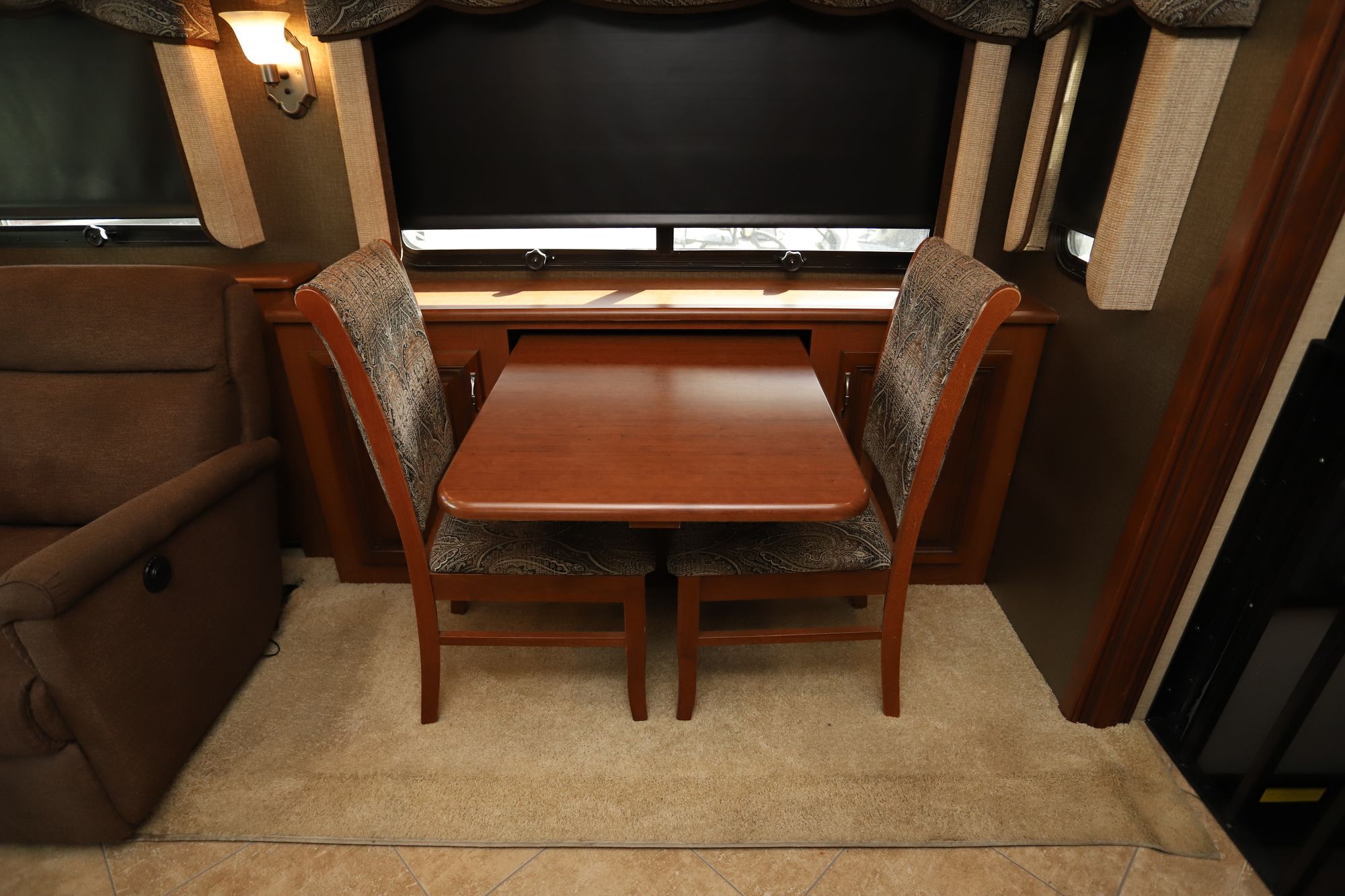Used 2014 Holiday Rambler Vacationer 36DBT Class A  For Sale