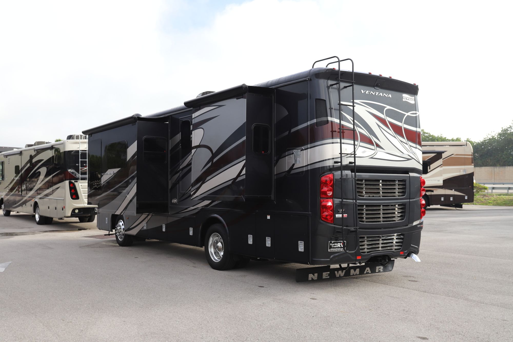 Used 2018 Newmar Ventana 3412 Class A  For Sale