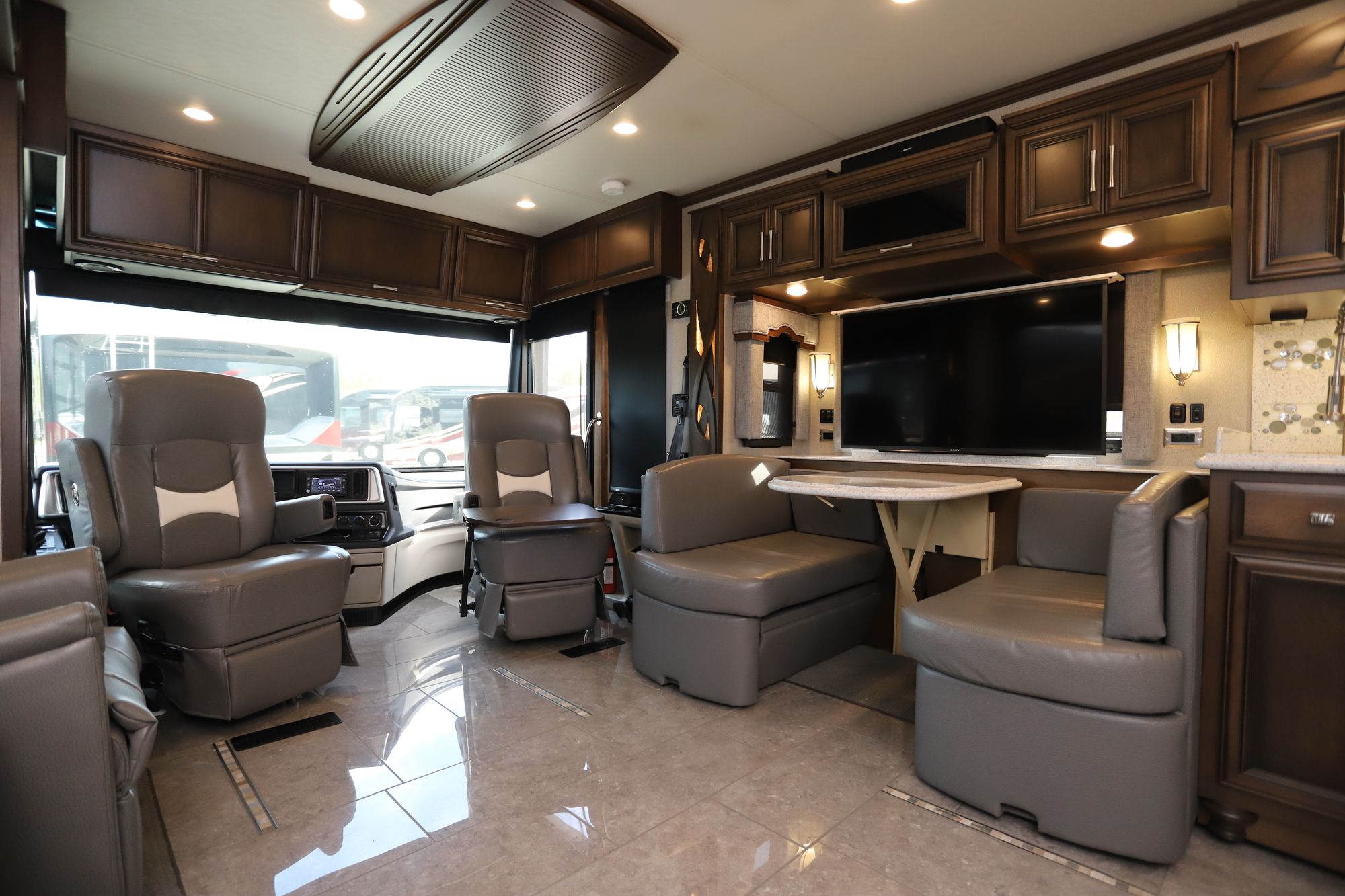 Used 2018 Newmar Ventana 3412 Class A  For Sale