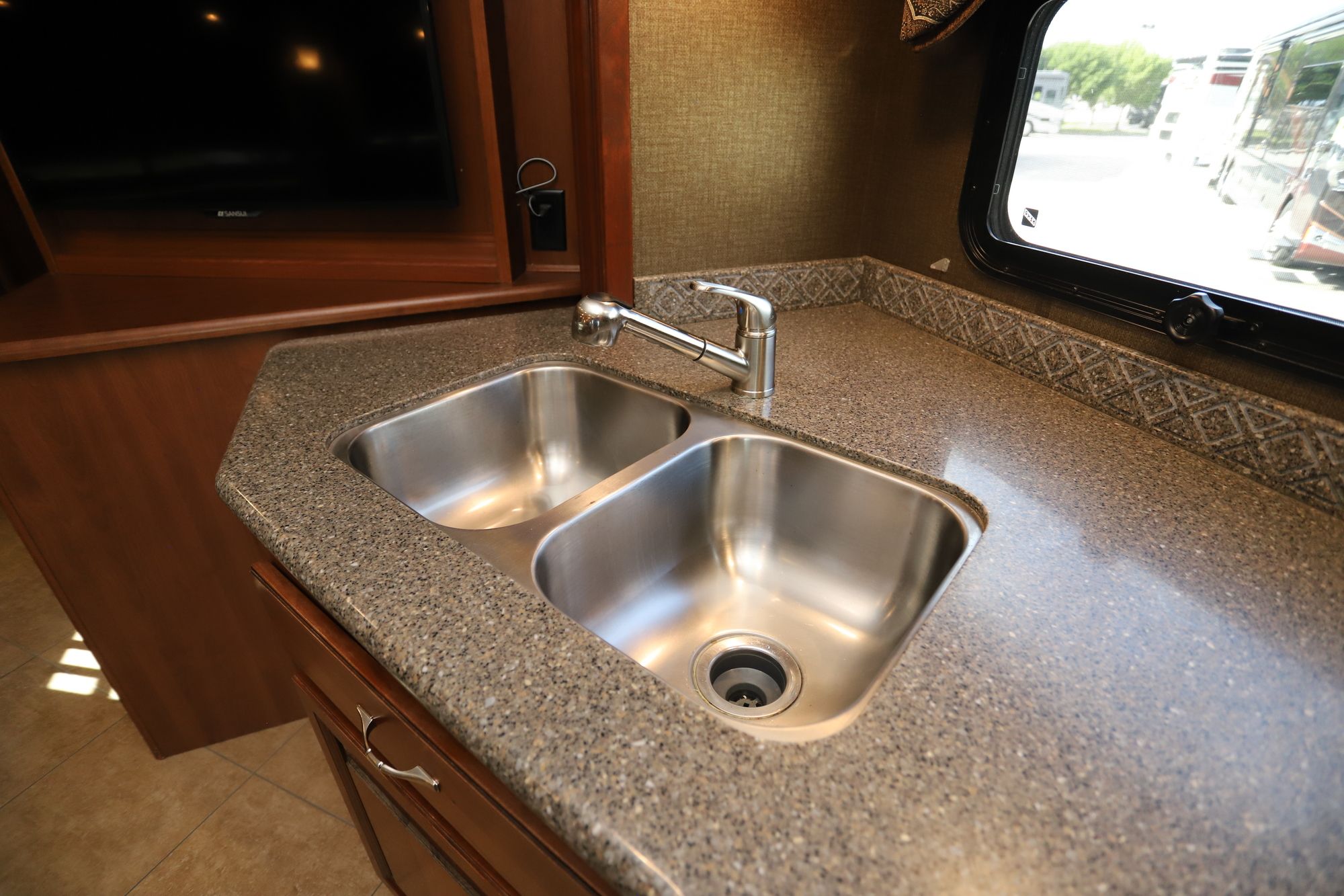 Used 2014 Holiday Rambler Vacationer 36DBT Class A  For Sale