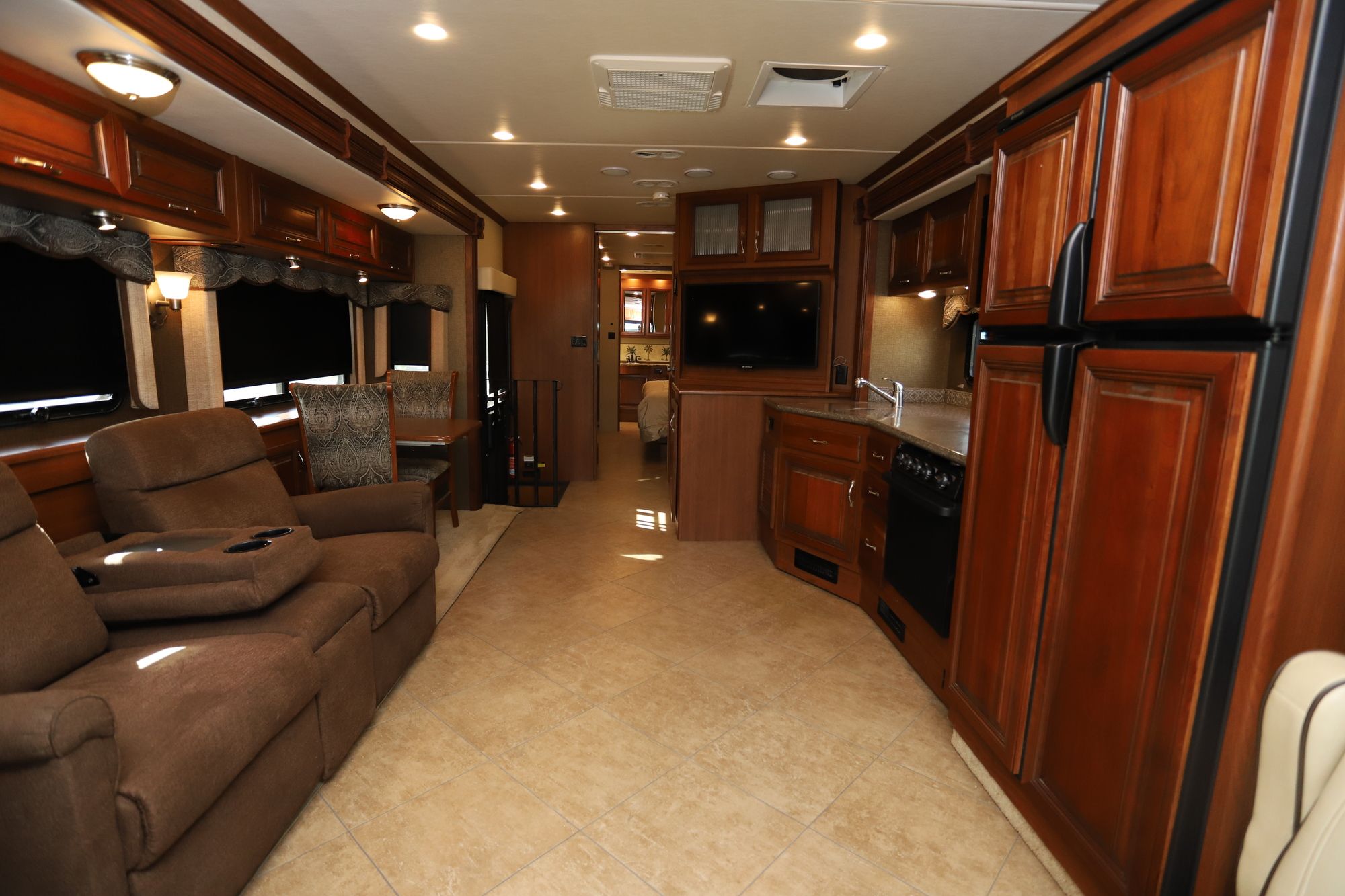 Used 2014 Holiday Rambler Vacationer 36DBT Class A  For Sale