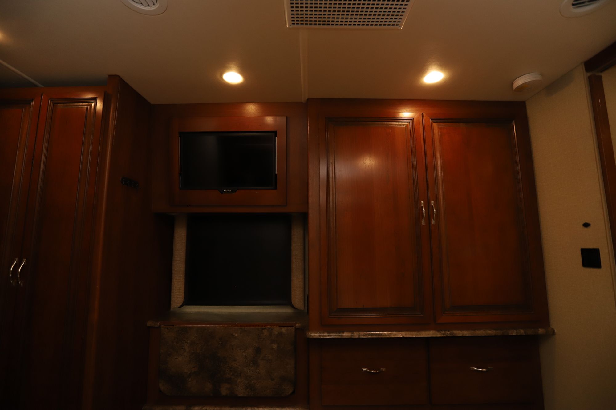 Used 2014 Holiday Rambler Vacationer 36DBT Class A  For Sale