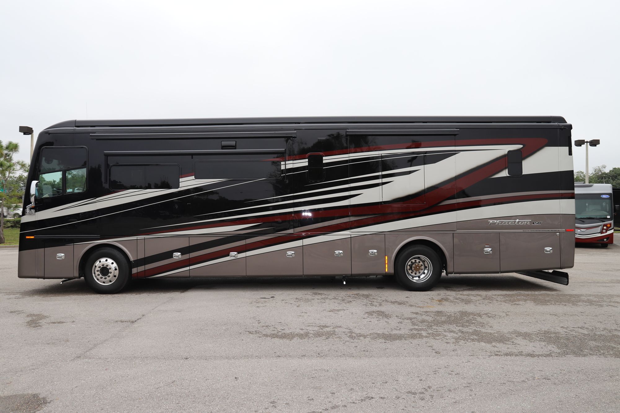 New 2021 Tiffin Motor Homes Phaeton 40IH Class A  For Sale