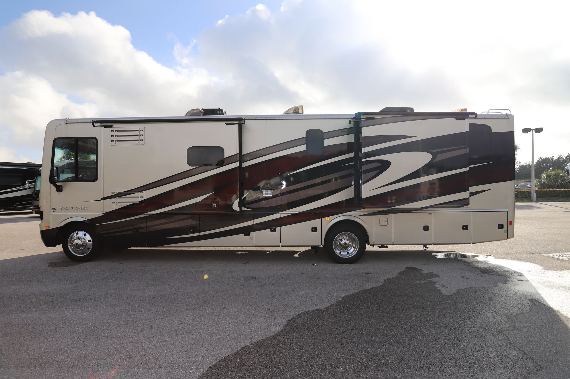 Used 2014 Holiday Rambler Vacationer 36DBT Class A  For Sale