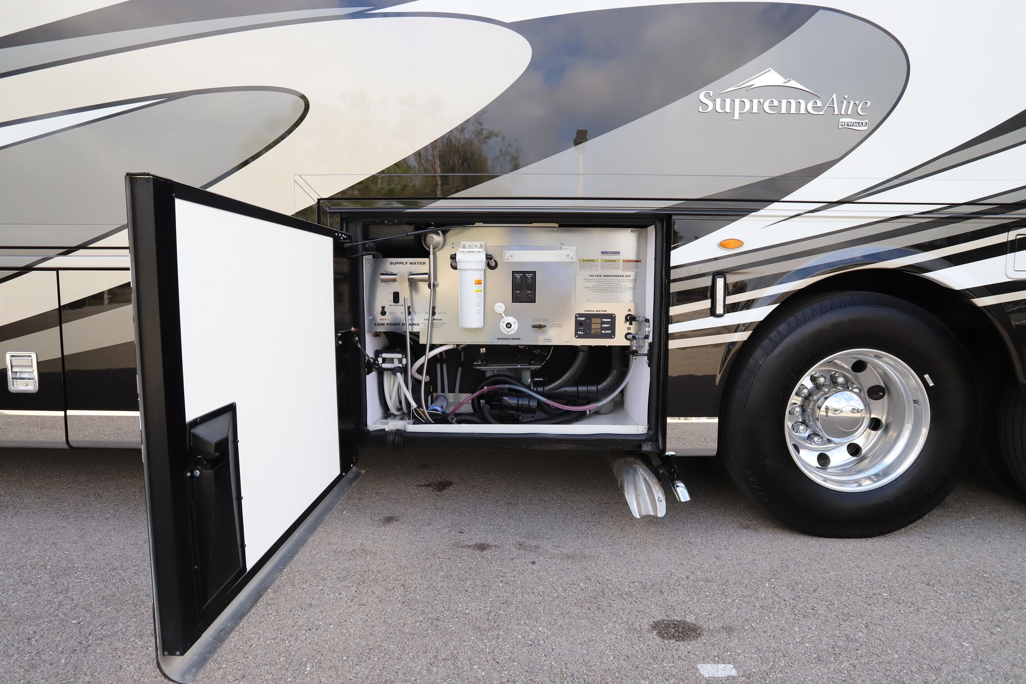 New 2021 Newmar Supreme Aire 4573 Super C  For Sale