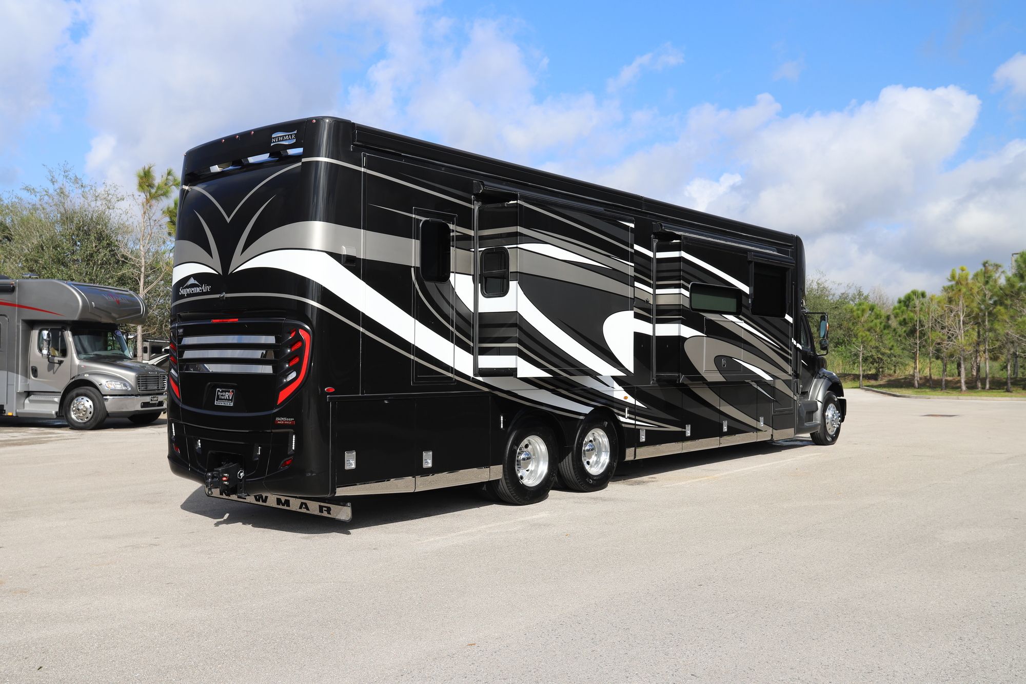 New 2021 Newmar Supreme Aire 4573 Super C  For Sale