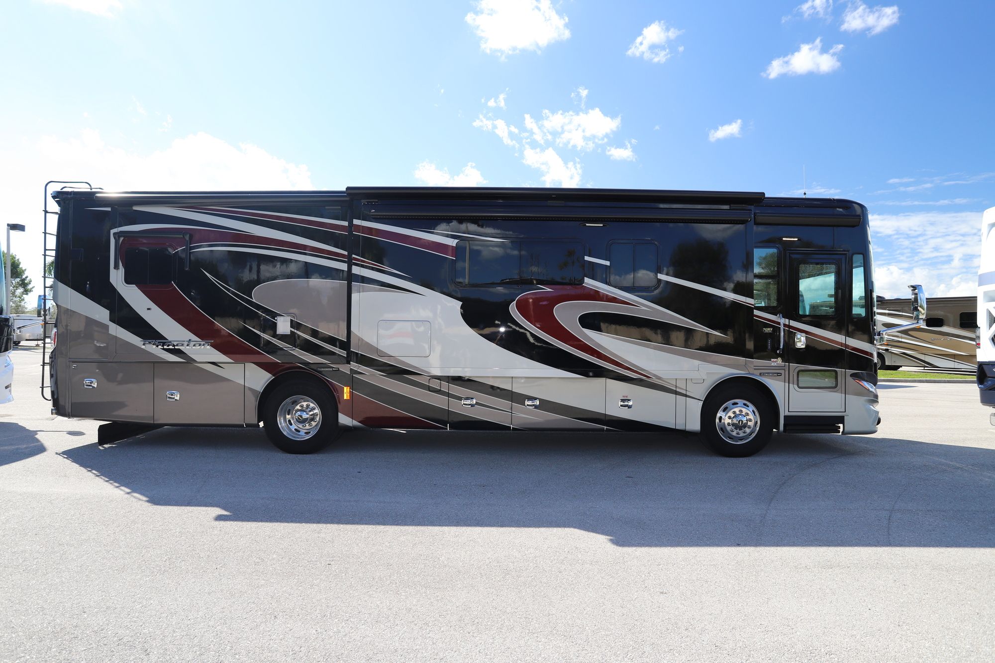 Used 2016 Tiffin Motor Homes Phaeton 36GH Class A  For Sale