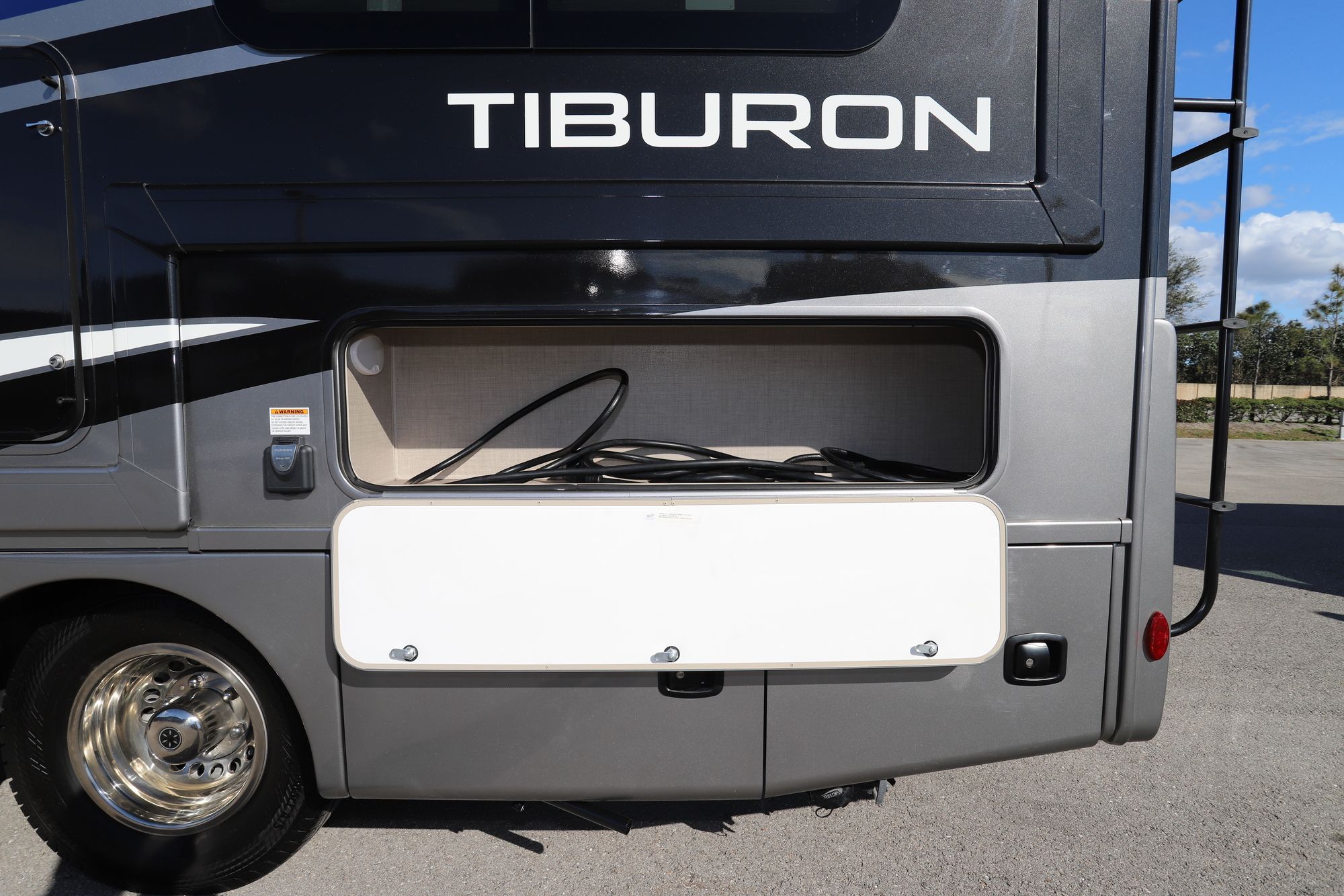 Used 2021 Thor Tiburon 24TT Class C  For Sale