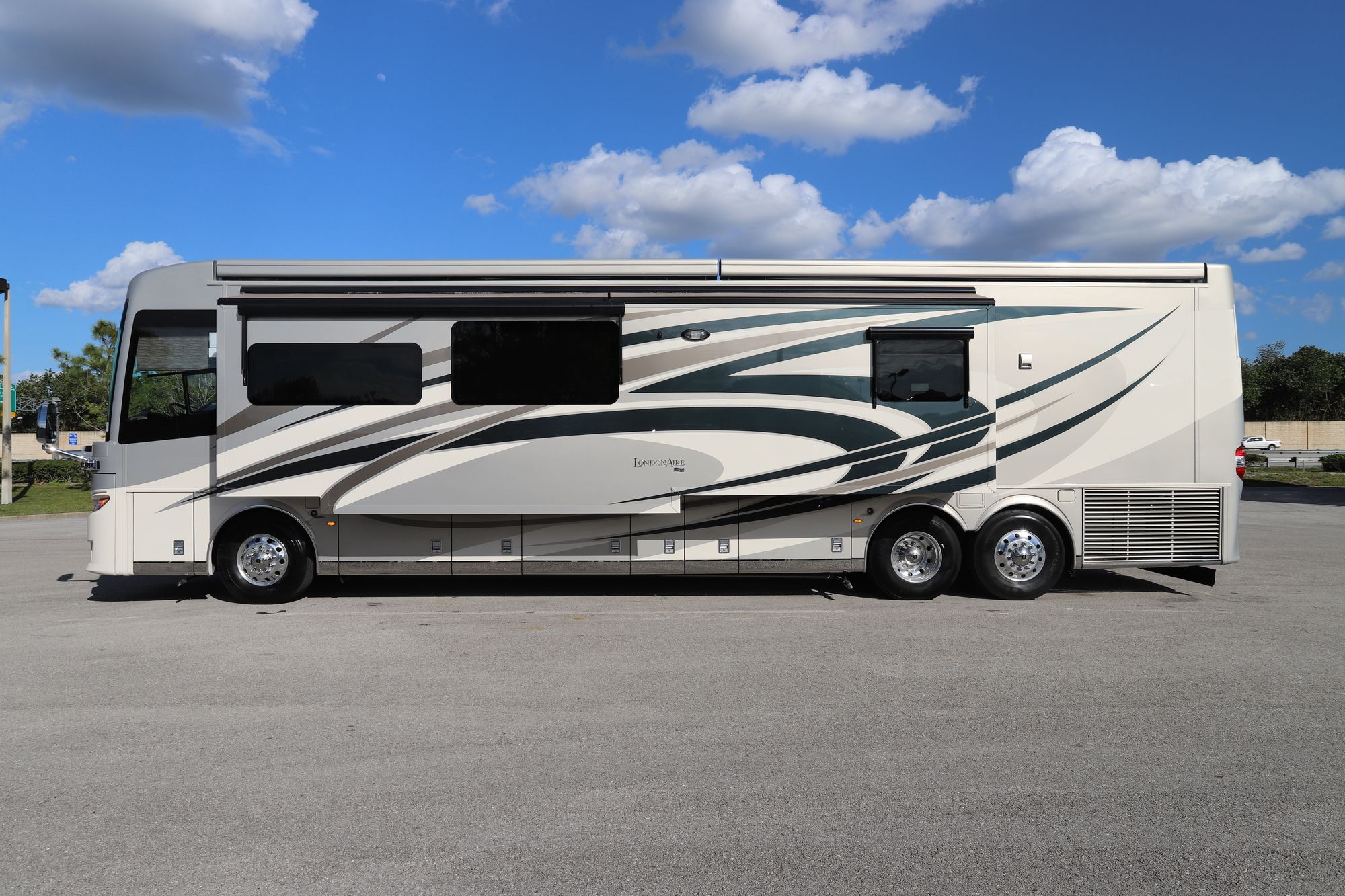 New 2021 Newmar London Aire 4551 Class A  For Sale