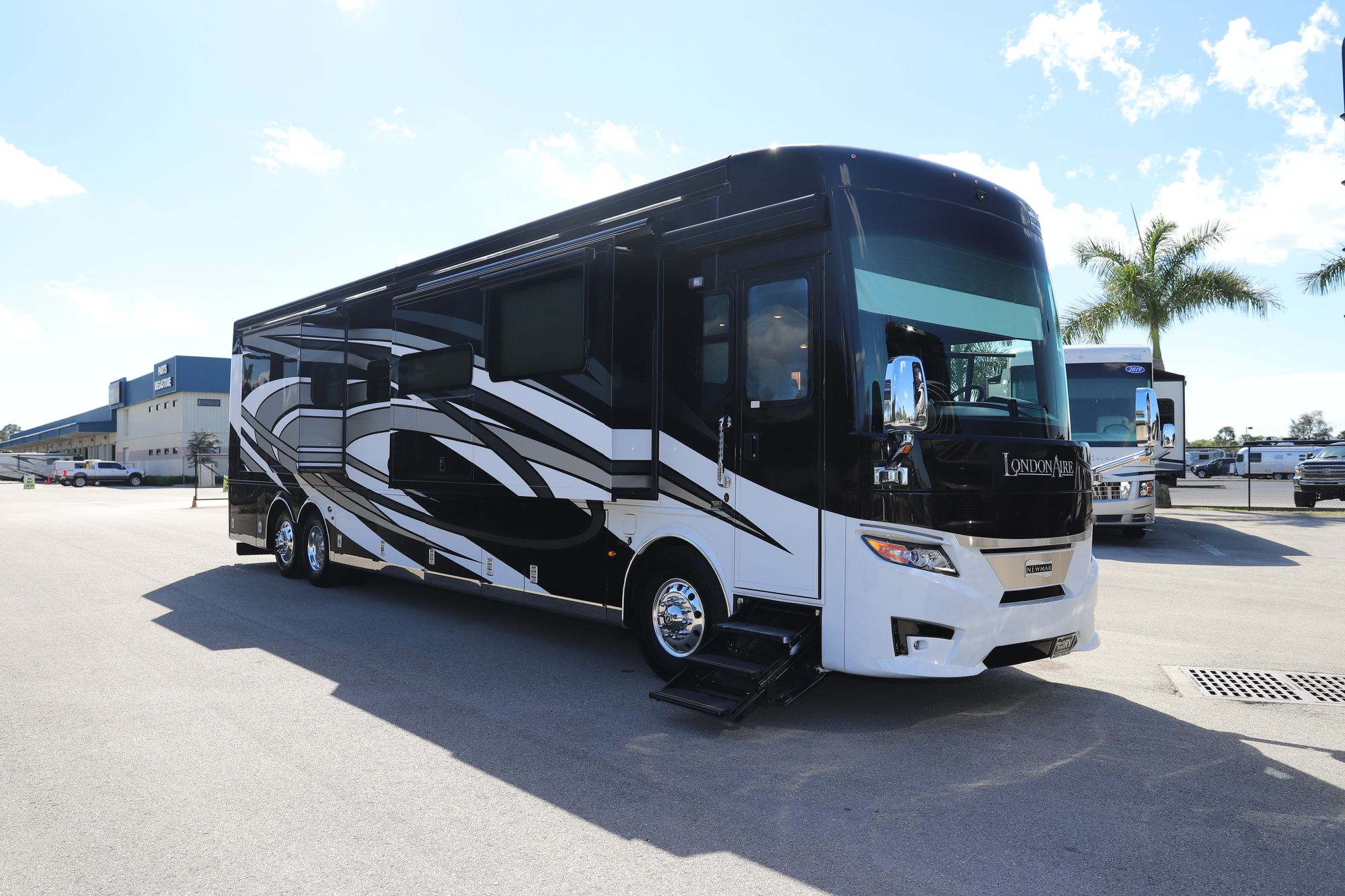 New 2021 Newmar London Aire 4535 Class A  For Sale