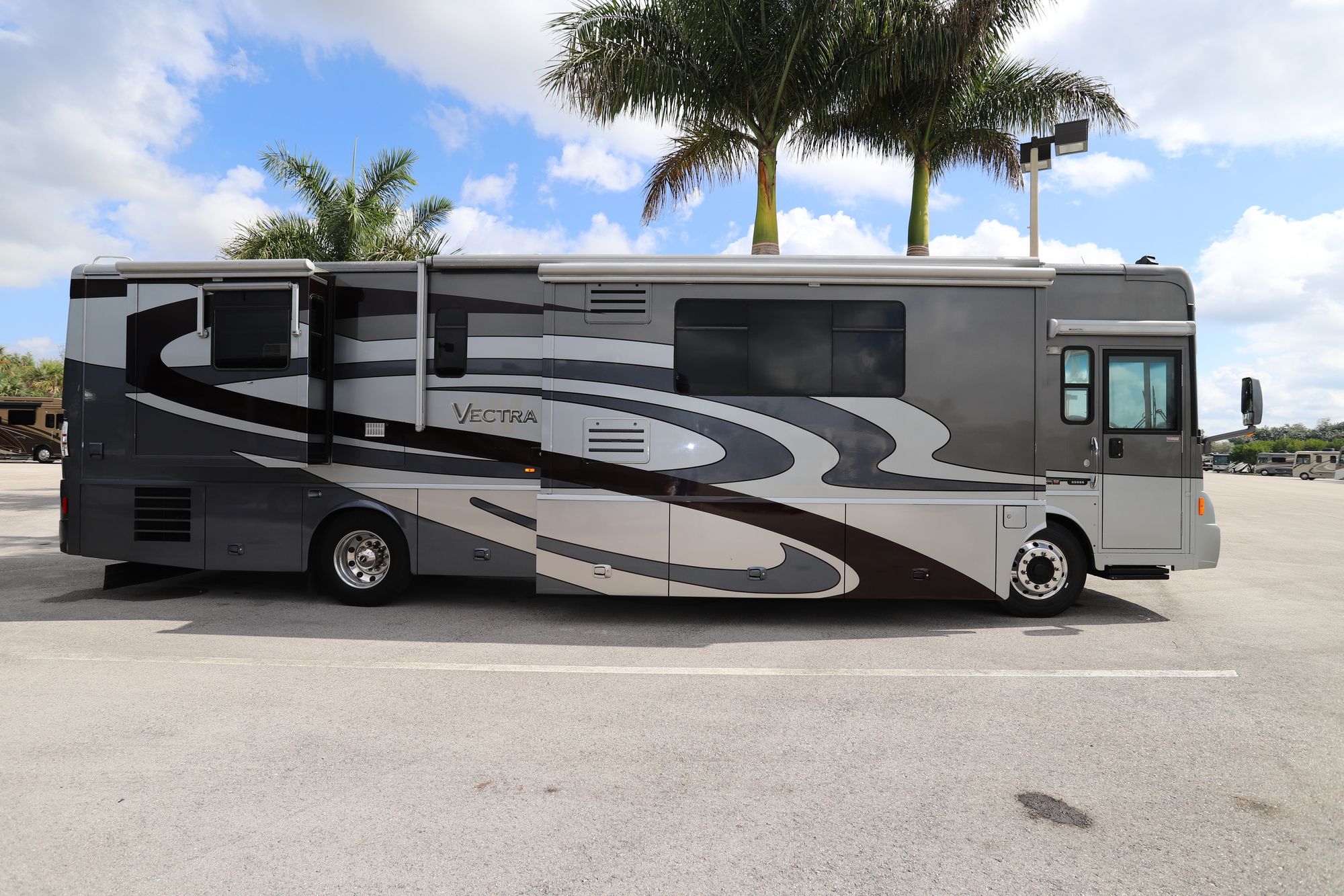 Used 2006 Winnebago Vectra 40FD Class A  For Sale