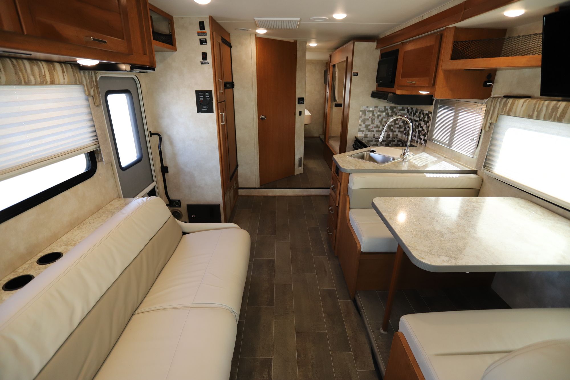 Used 2019 Winnebago Minnie Winnie 31G Class C  For Sale