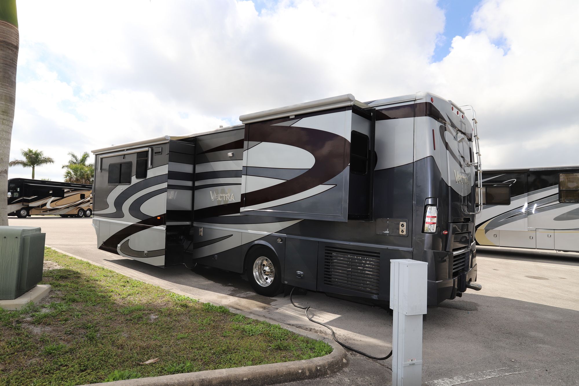 Used 2006 Winnebago Vectra 40FD Class A  For Sale