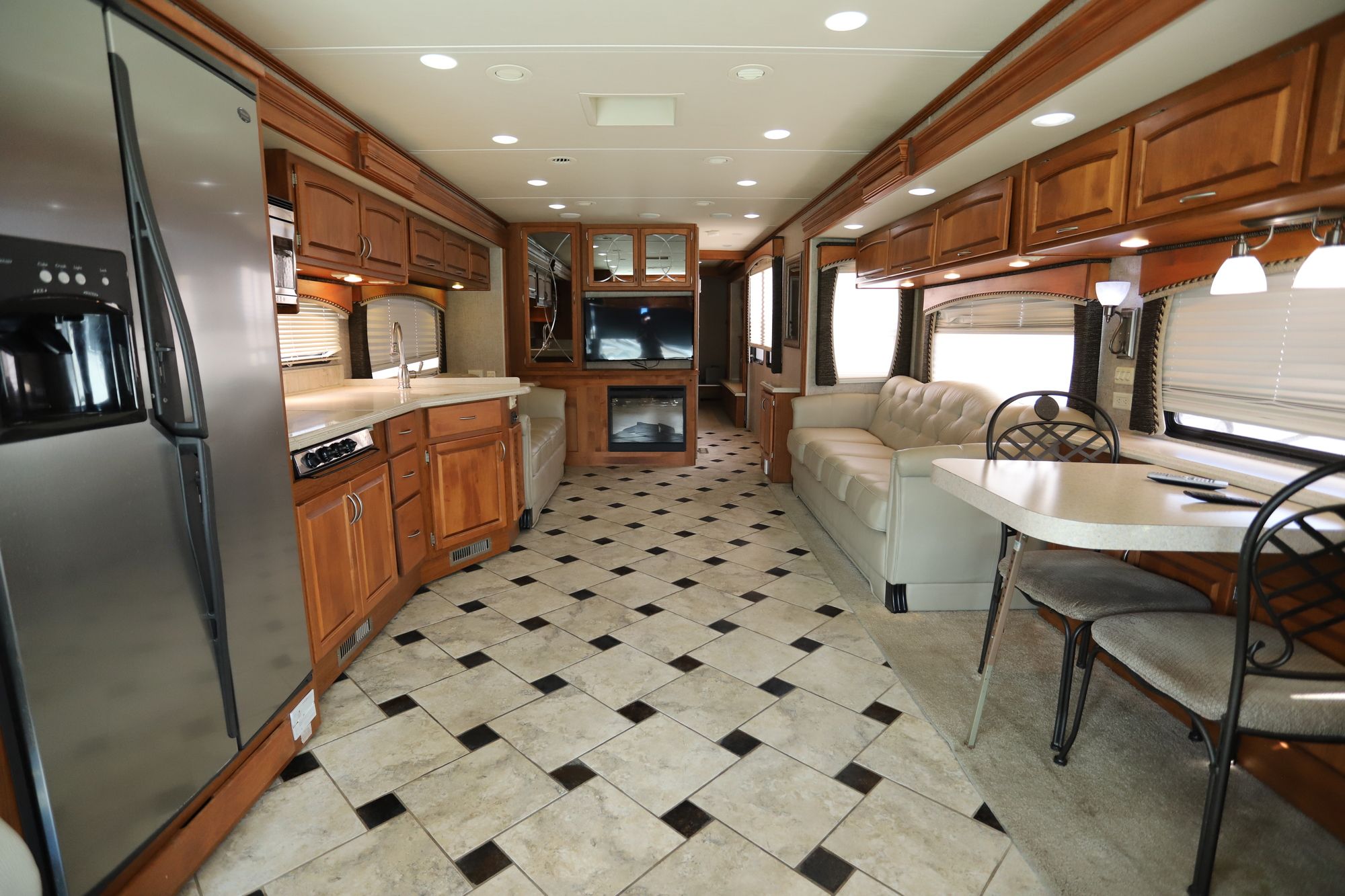 Used 2009 Holiday Rambler Endeavor 41SKQ Class A  For Sale