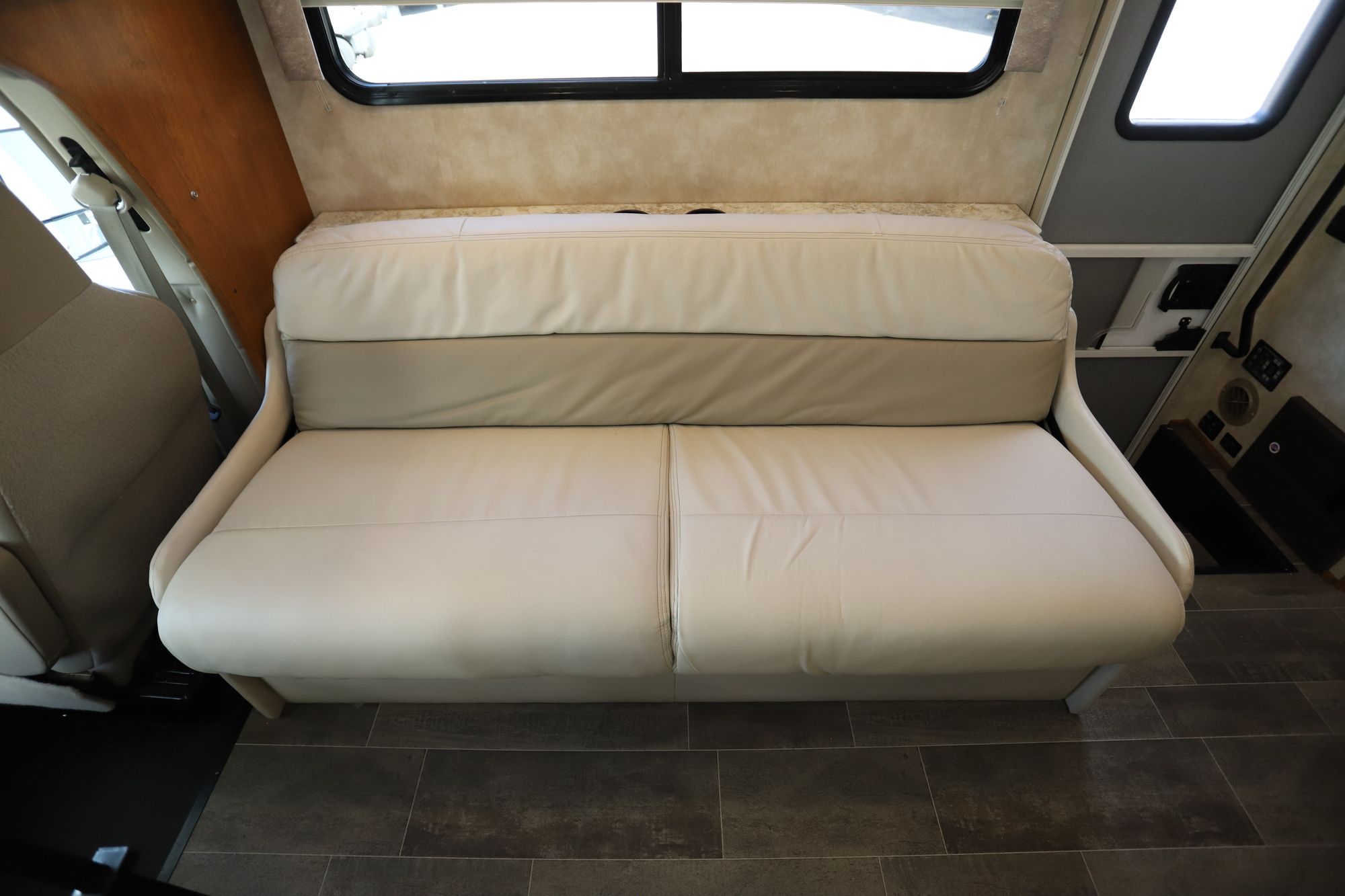 Used 2019 Winnebago Minnie Winnie 31G Class C  For Sale