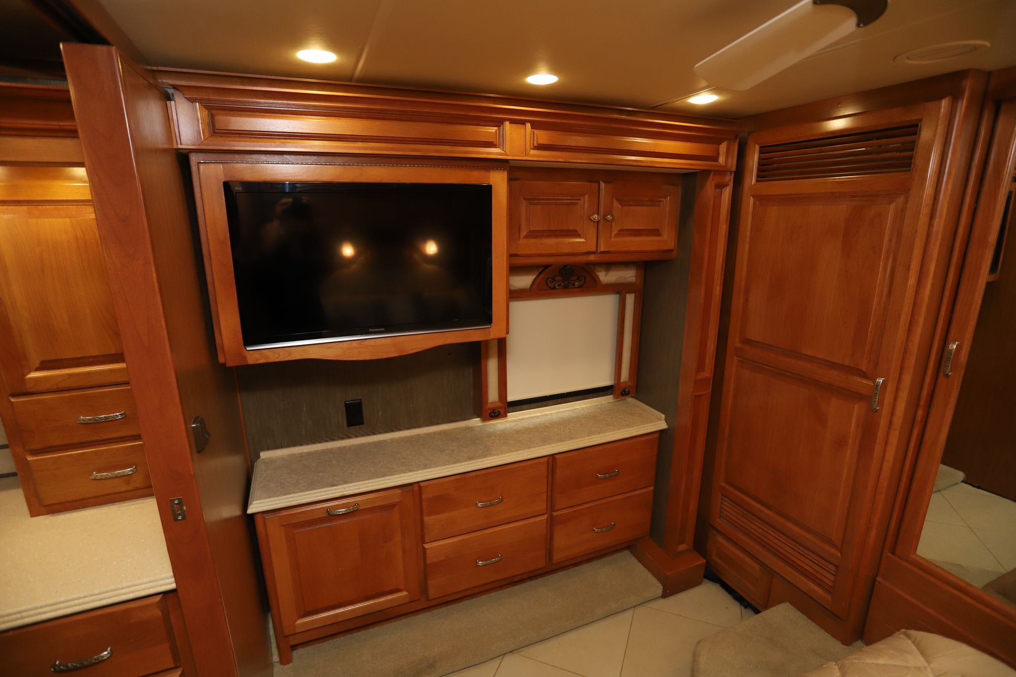 Used 2013 Tiffin Motor Homes Phaeton 36GH Class A  For Sale