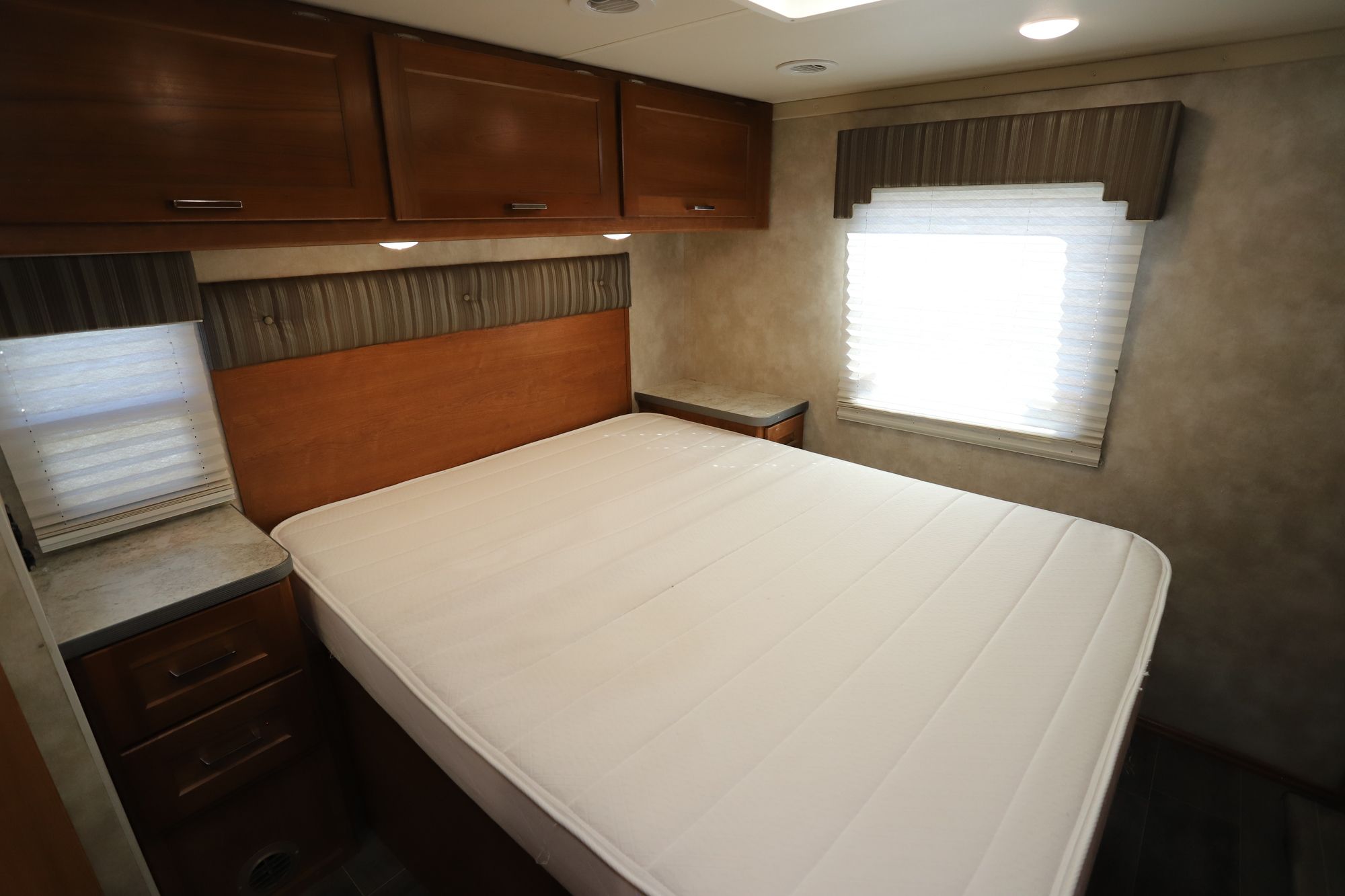 Used 2019 Winnebago Minnie Winnie 31G Class C  For Sale