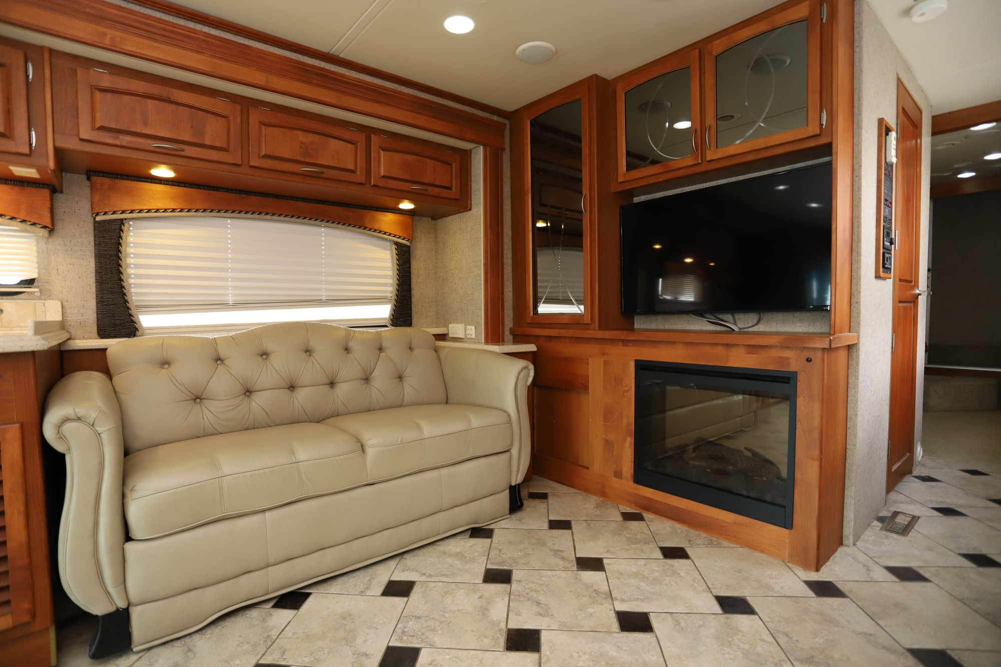 Used 2009 Holiday Rambler Endeavor 41SKQ Class A  For Sale