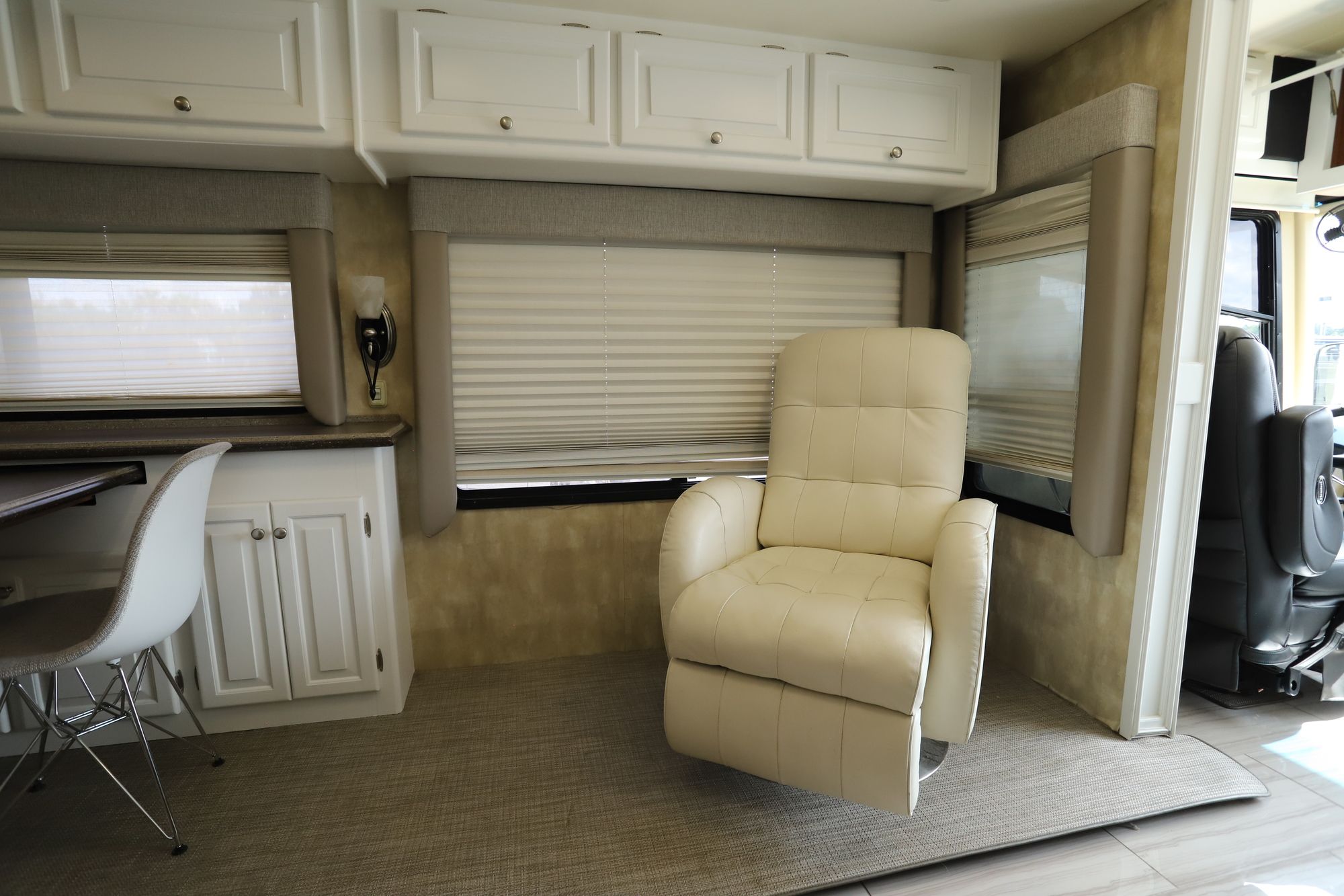 Used 2008 Tiffin Motor Homes Phaeton 42QRH Class A  For Sale