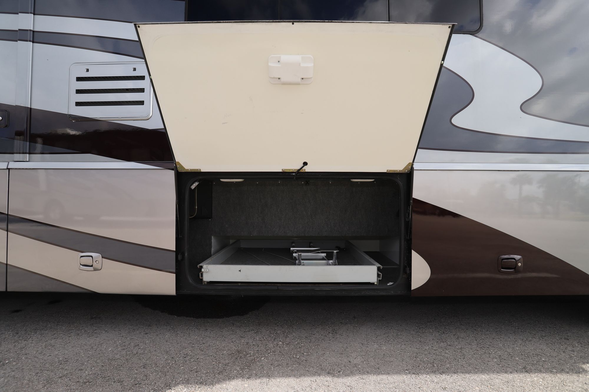 Used 2006 Winnebago Vectra 40FD Class A  For Sale