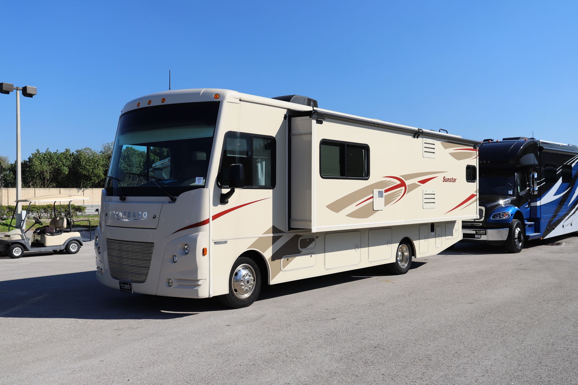 Used 2017 Winnebago Sunstar 29VE Class A  For Sale