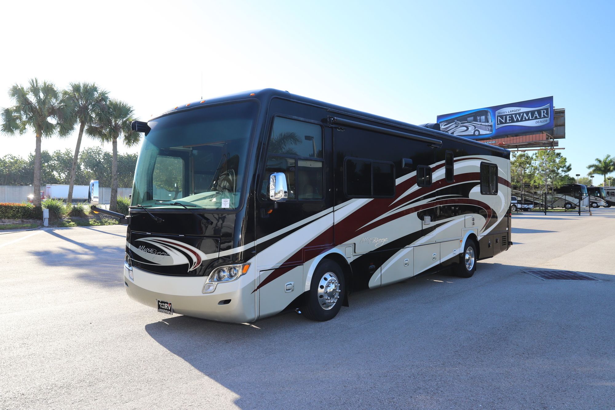 Used 2014 Tiffin Motor Homes Breeze 32BR Class A  For Sale