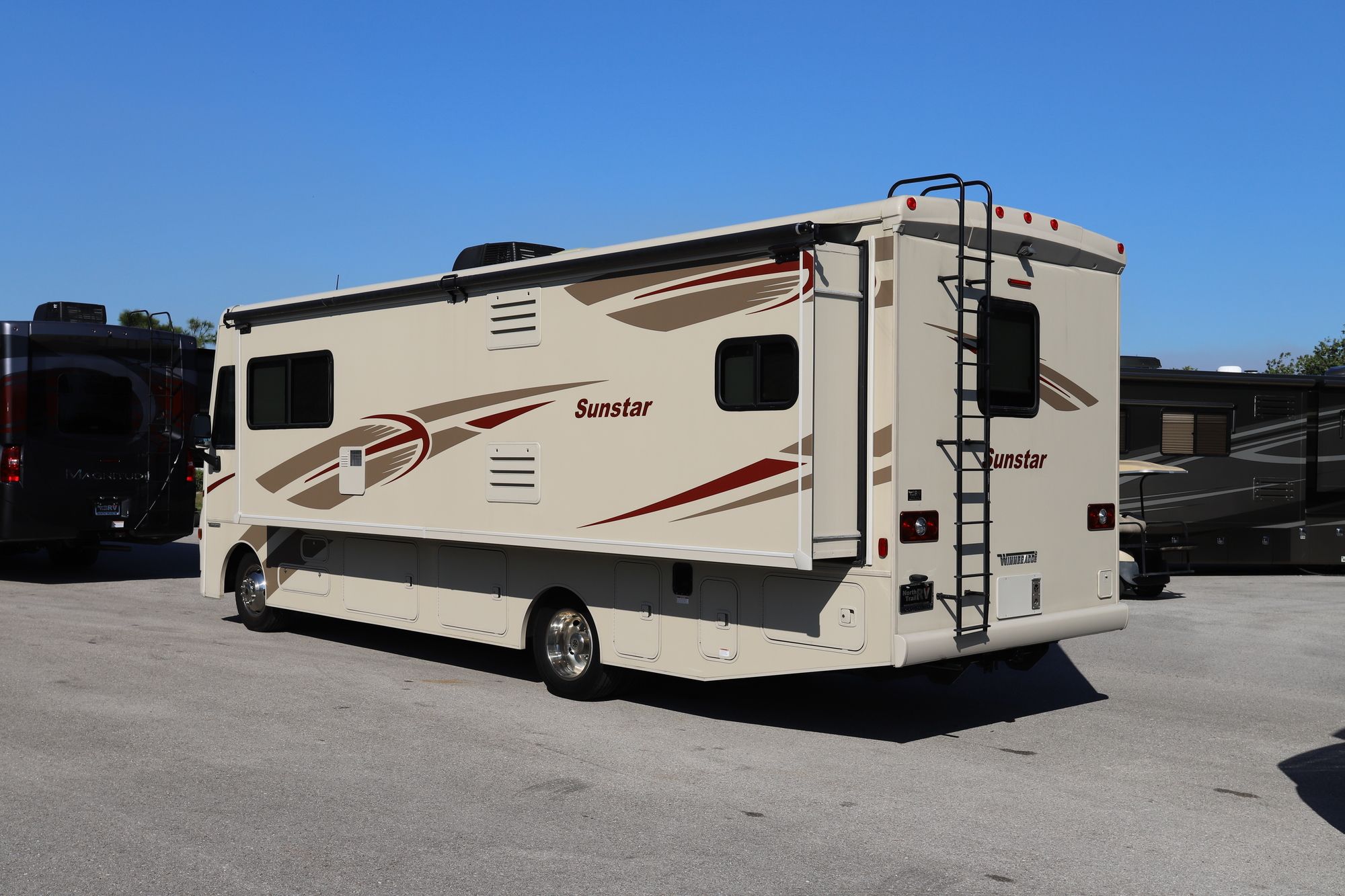 Used 2017 Winnebago Sunstar 29VE Class A  For Sale