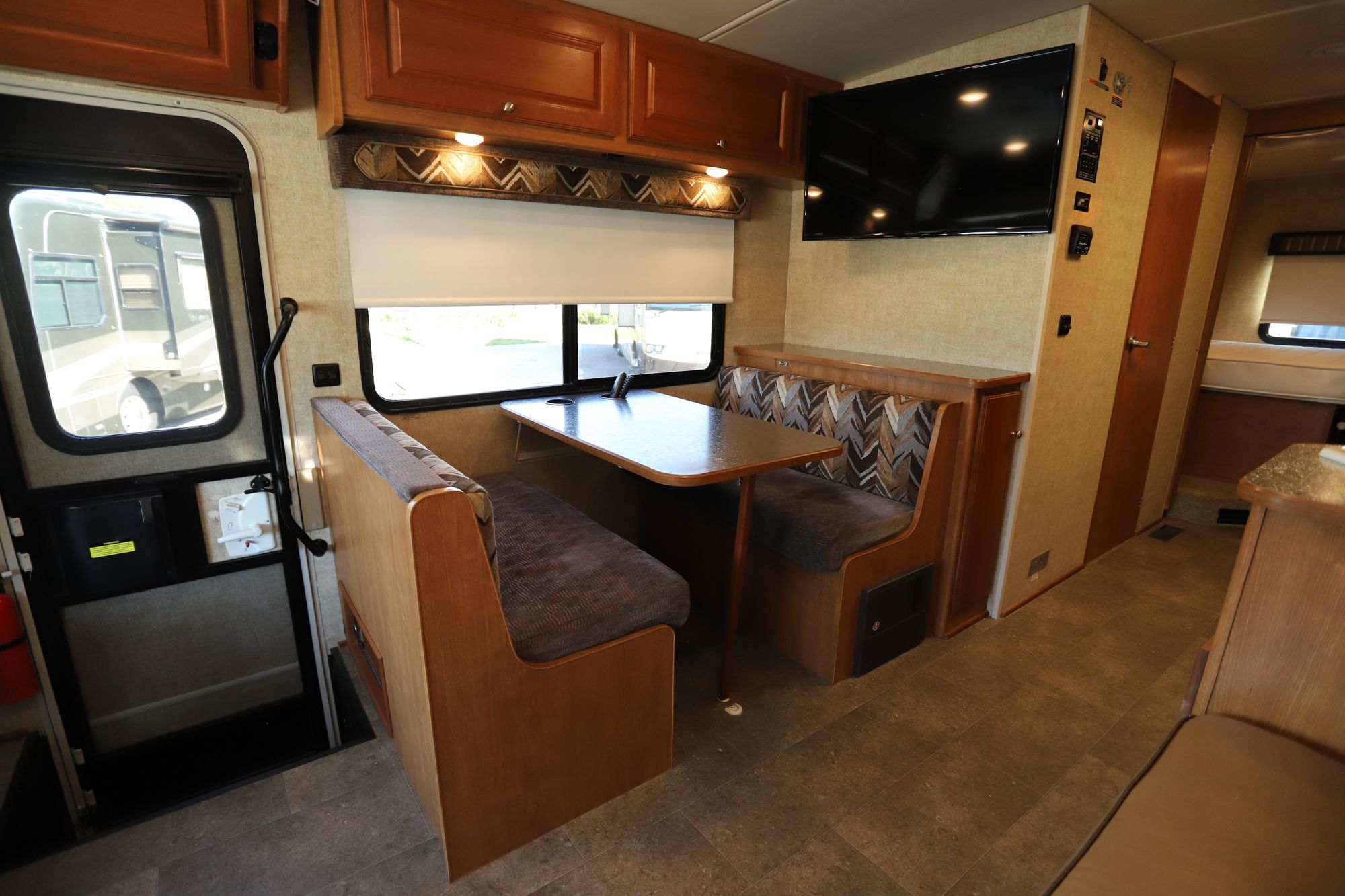 Used 2017 Winnebago Sunstar 29VE Class A  For Sale