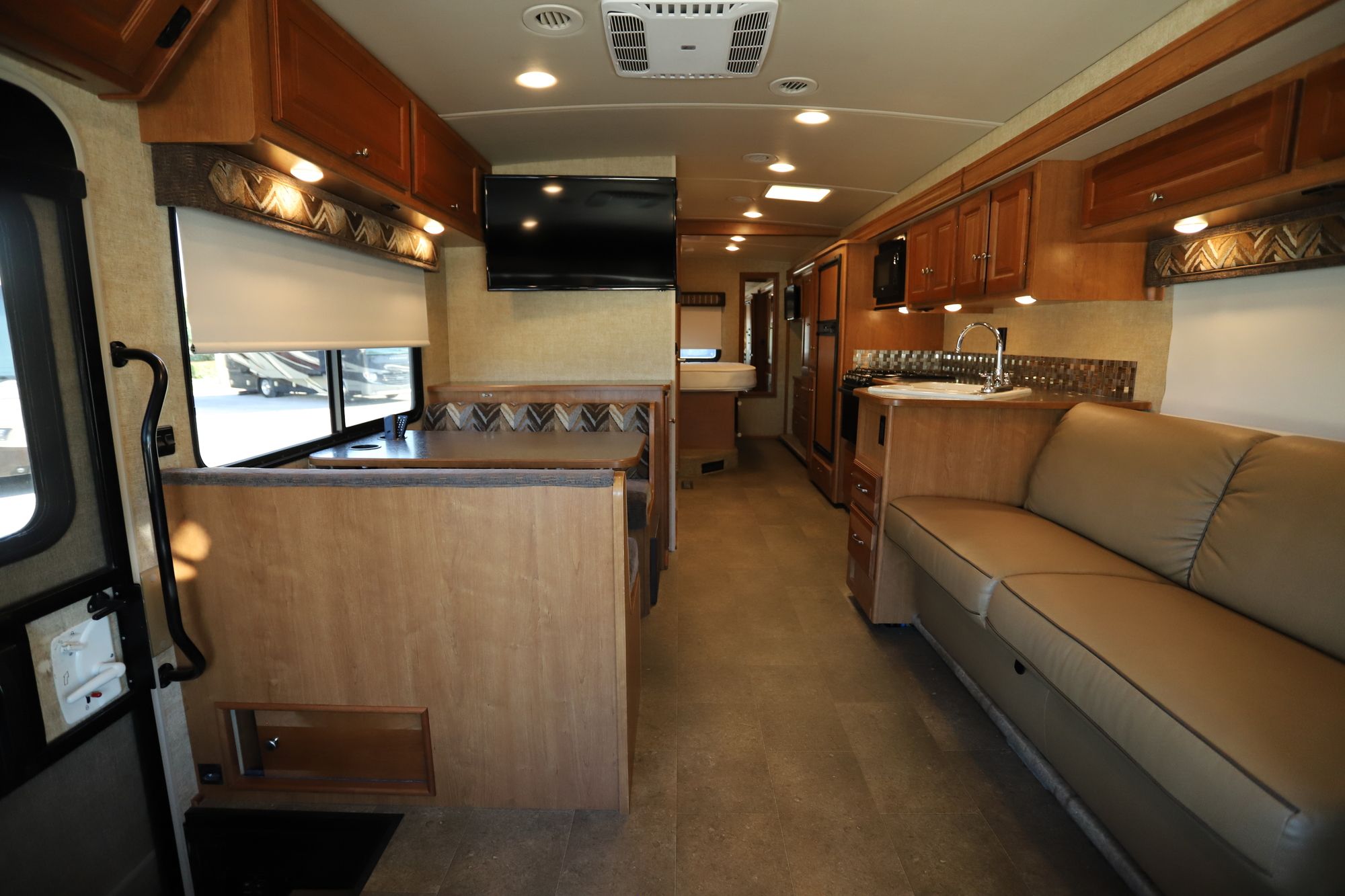 Used 2017 Winnebago Sunstar 29VE Class A  For Sale