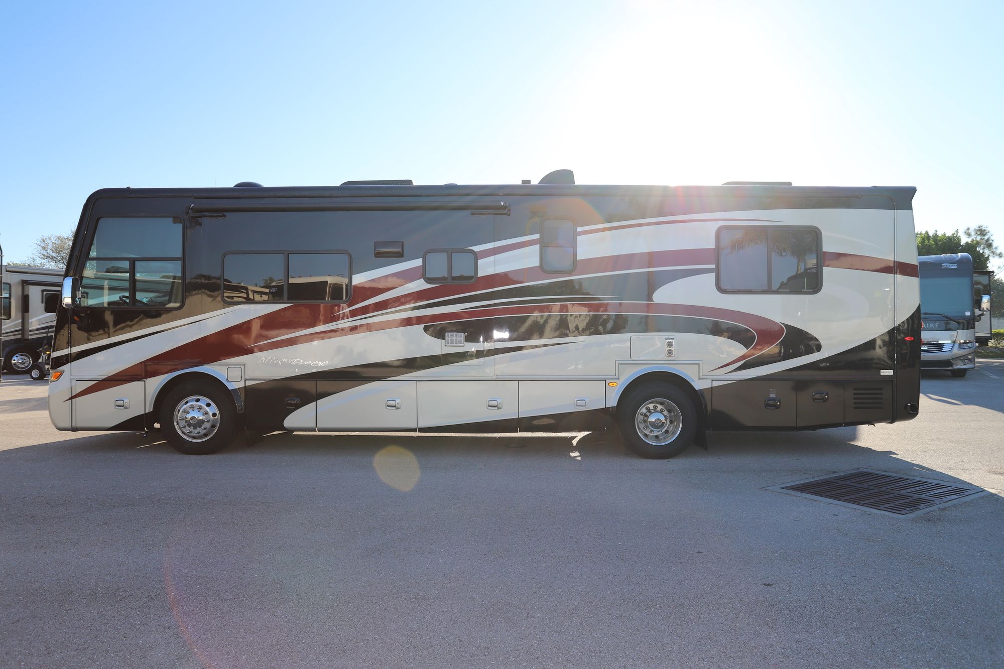 Used 2014 Tiffin Motor Homes Breeze 32BR Class A  For Sale