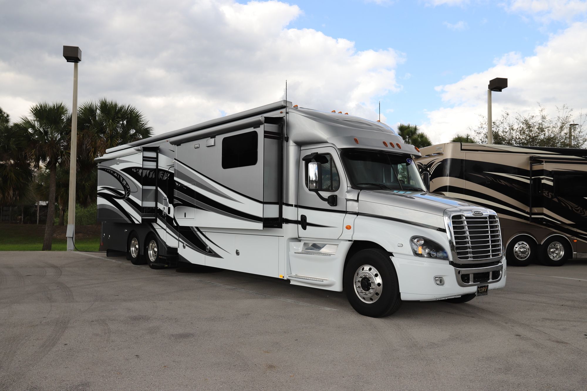 Used 2018 Renegade Rv Xl 45QS Super C  For Sale