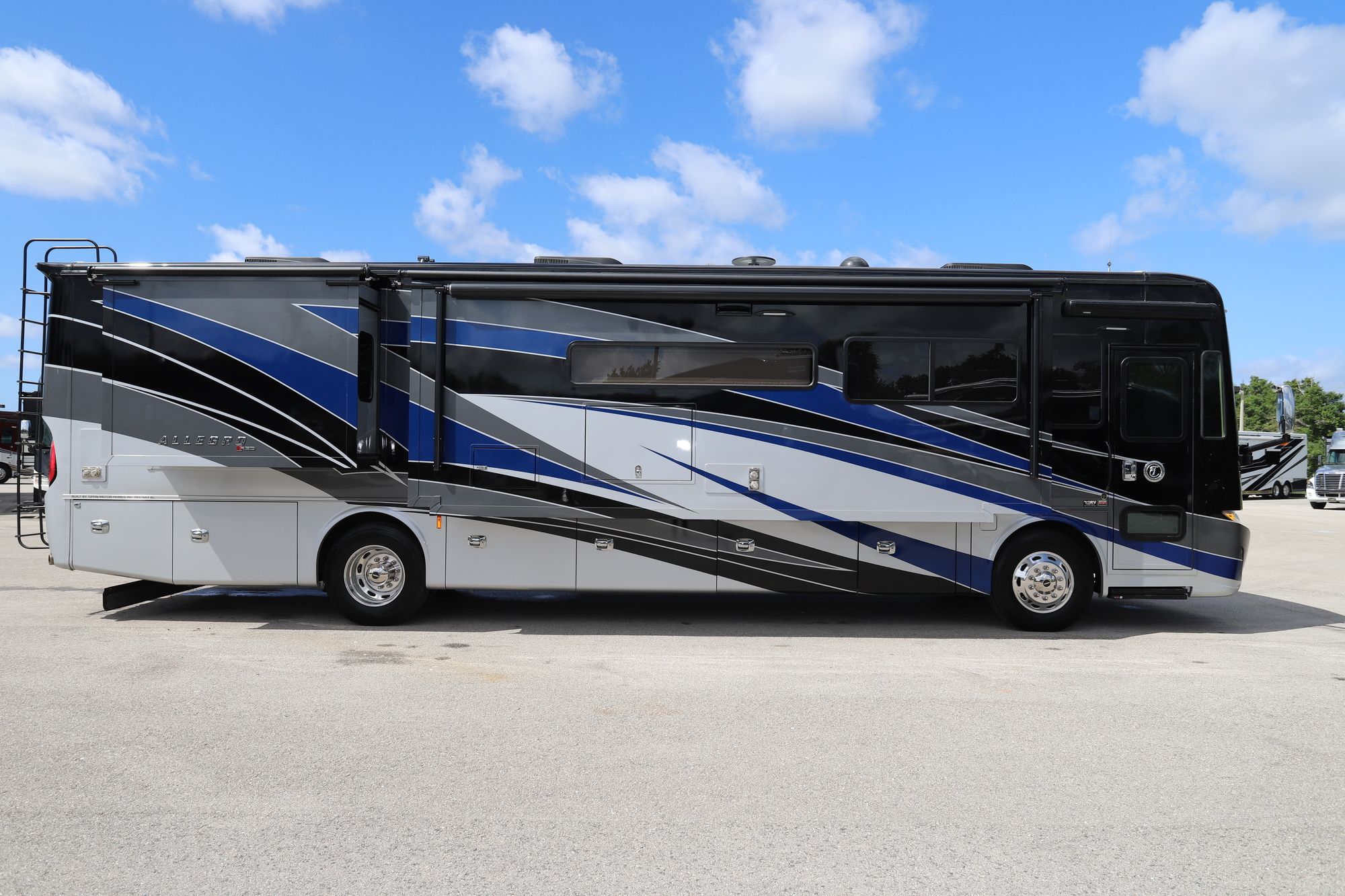 Used 2020 Tiffin Motor Homes Allegro Red 37PA Class A  For Sale