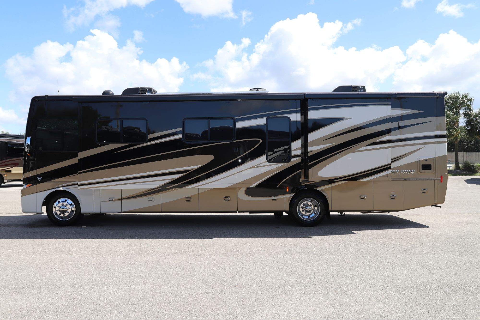 New 2021 Tiffin Motor Homes Allegro 36LA Class A  For Sale