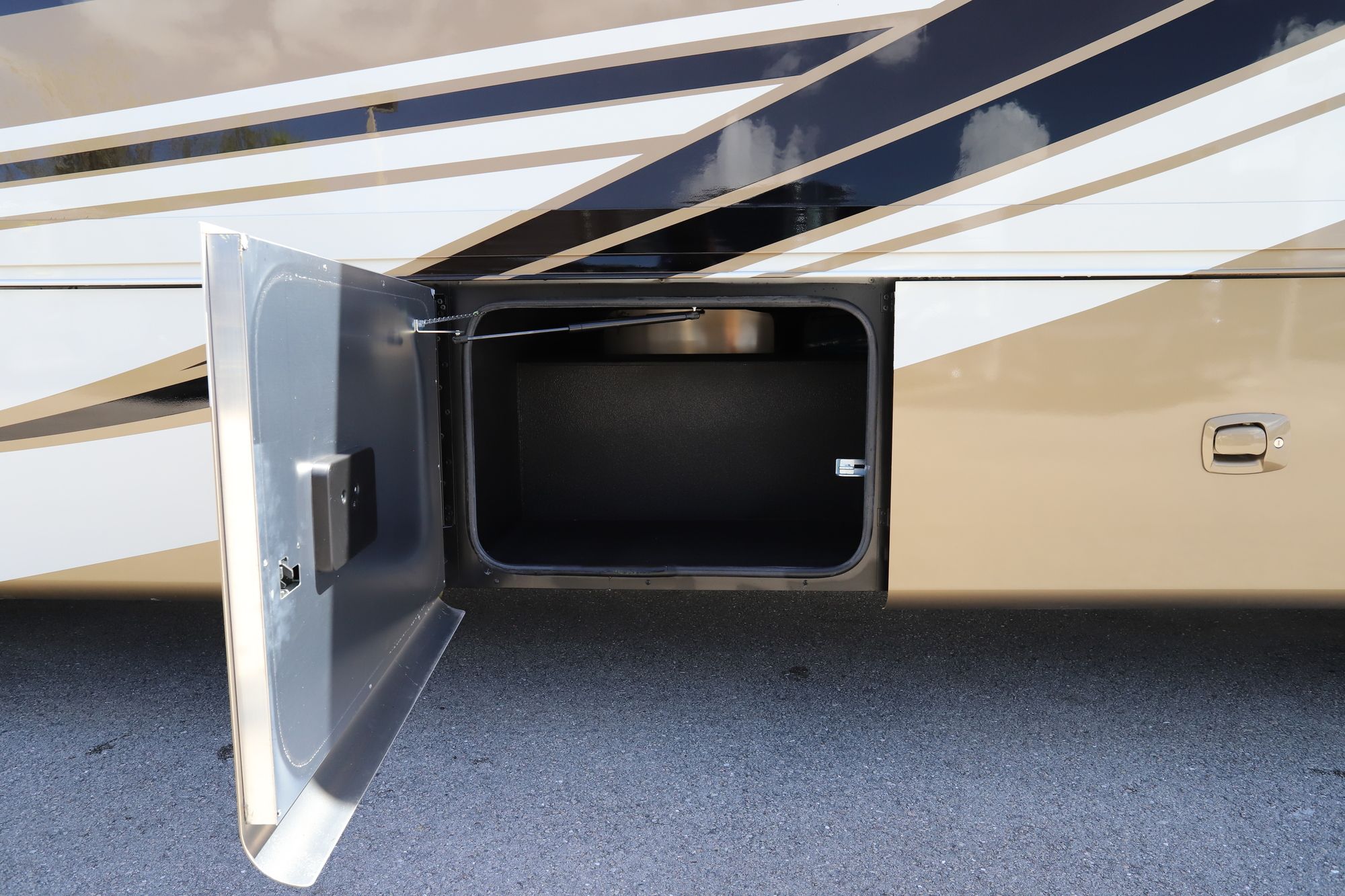 New 2021 Tiffin Motor Homes Allegro 36LA Class A  For Sale