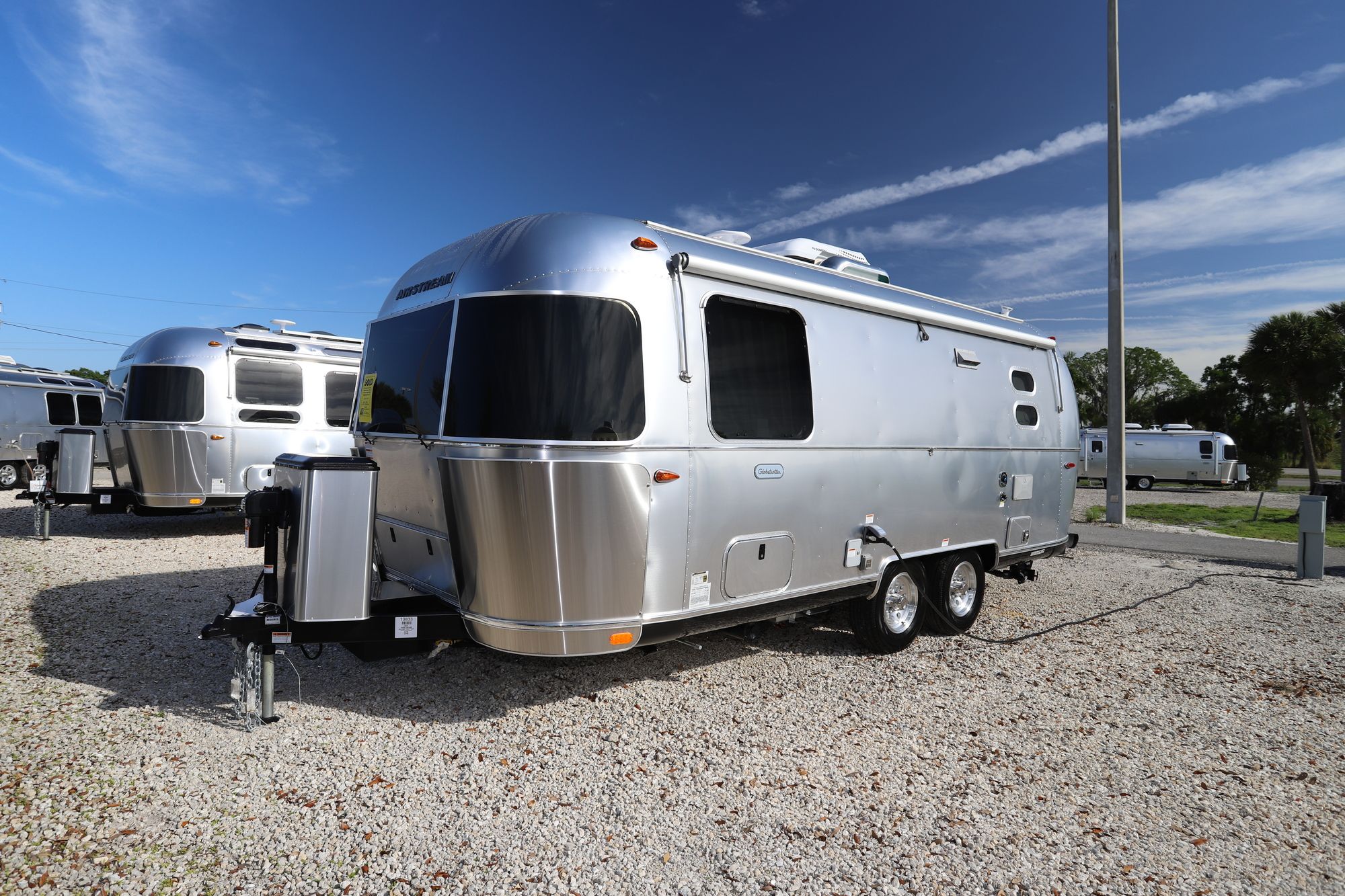 New 2021 Airstream Globetrotter 23FB Travel Trailer  For Sale