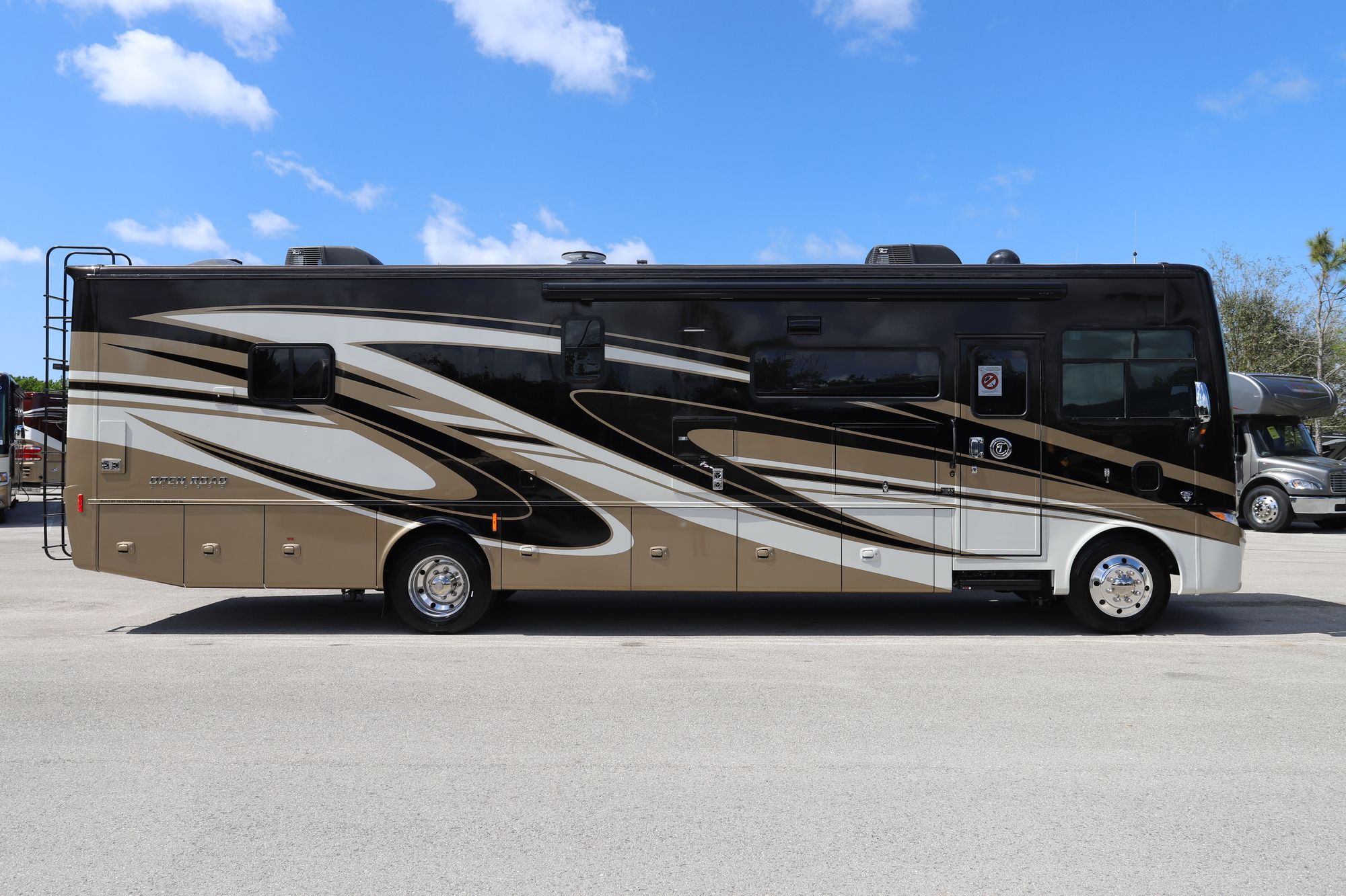 New 2021 Tiffin Motor Homes Allegro 36LA Class A  For Sale
