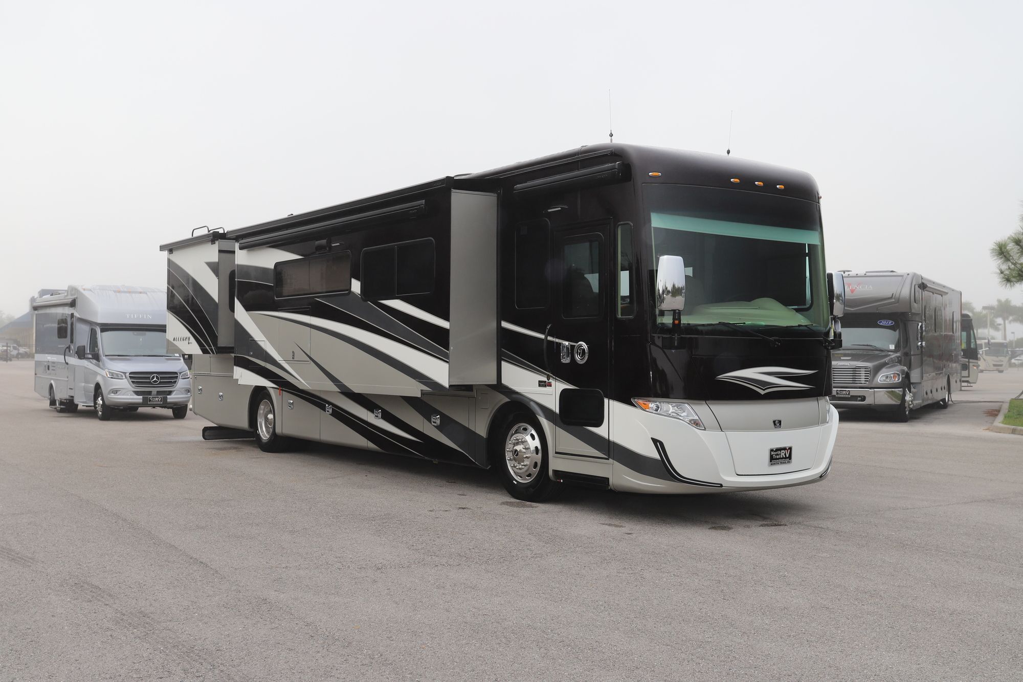 New 2021 Tiffin Motor Homes Allegro Red 37PA Class A  For Sale