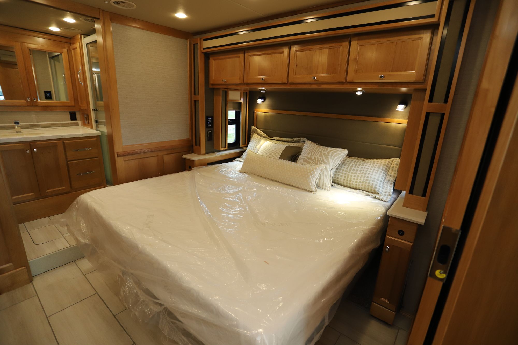 New 2021 Tiffin Motor Homes Allegro Red 37BA Class A  For Sale