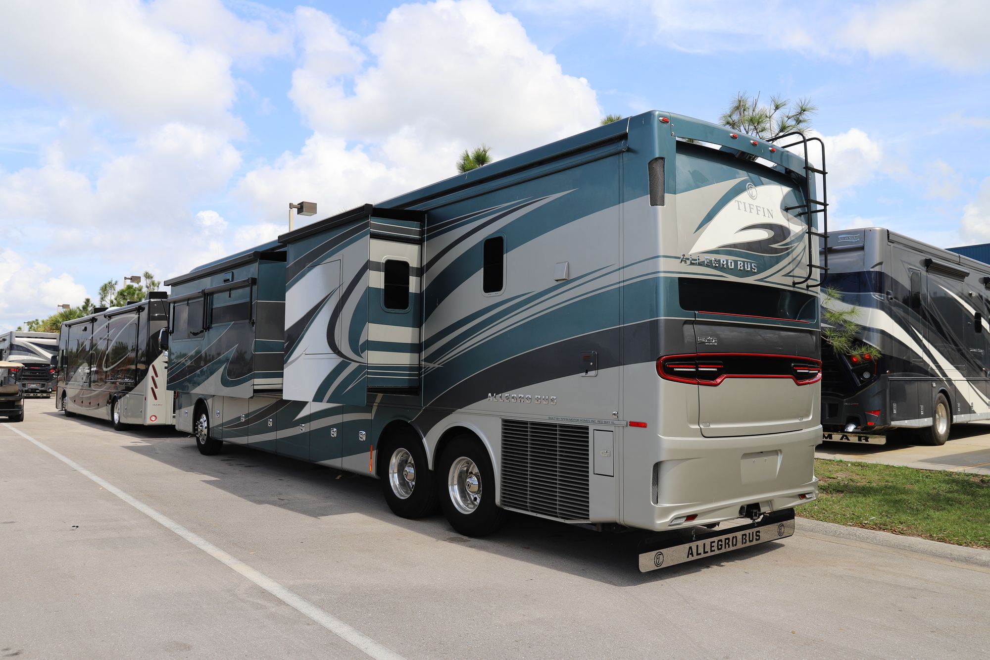 Used 2019 Tiffin Motor Homes Allegro Bus 45OPP Class A  For Sale