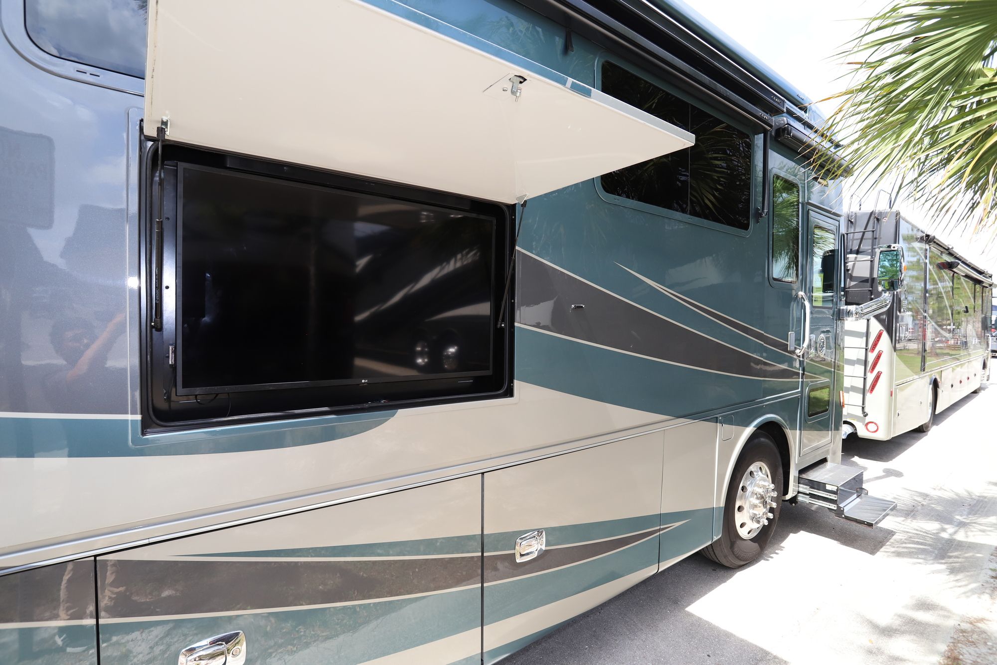 Used 2019 Tiffin Motor Homes Allegro Bus 45OPP Class A  For Sale