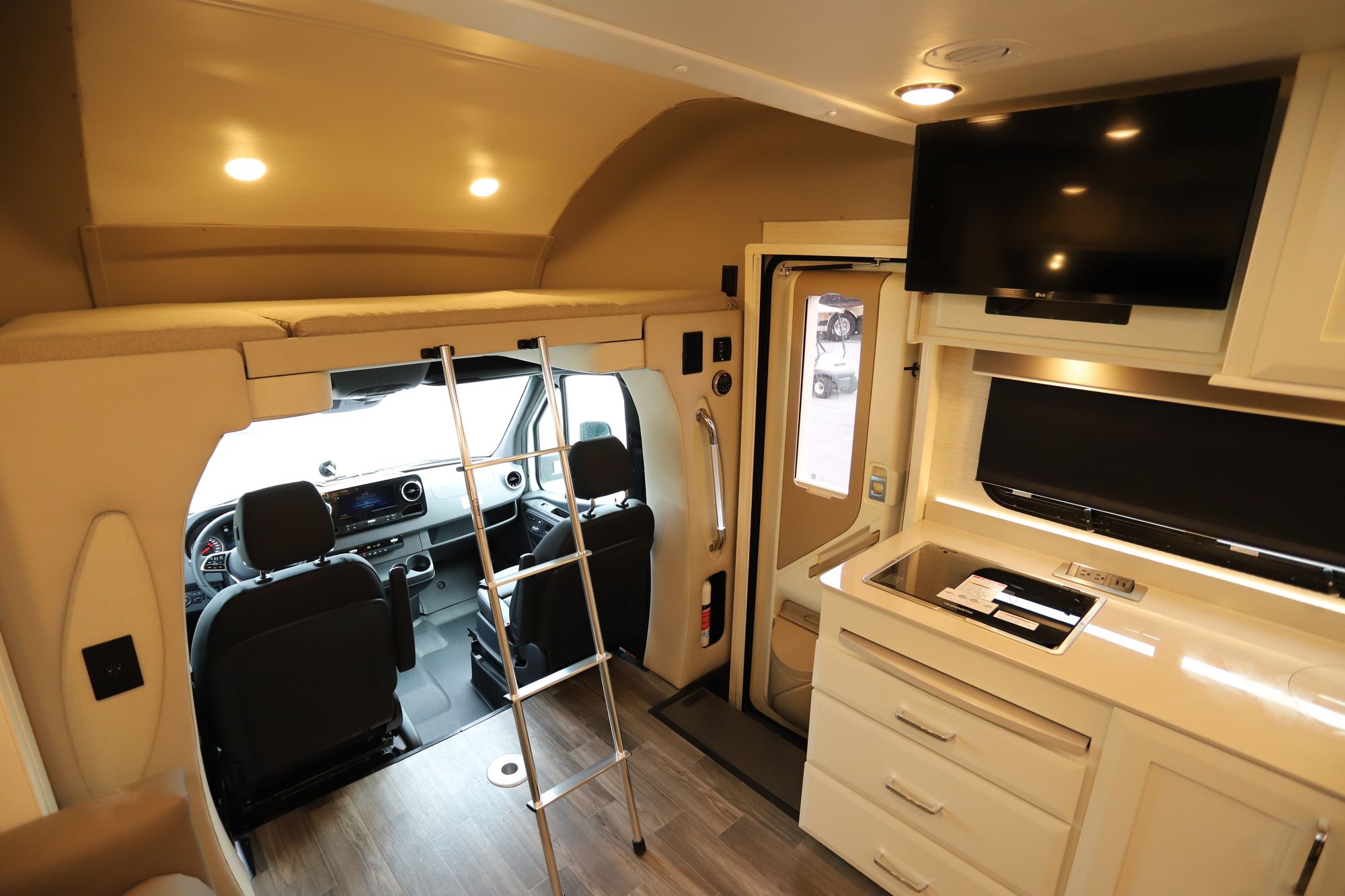 New 2021 Tiffin Motor Homes Wayfarer 25RW Class C  For Sale