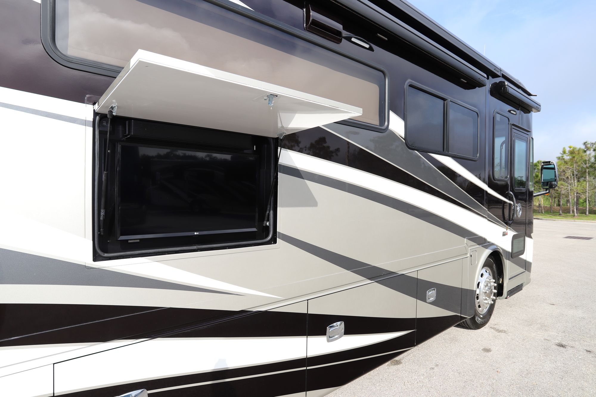 New 2021 Tiffin Motor Homes Allegro Red 37PA Class A  For Sale