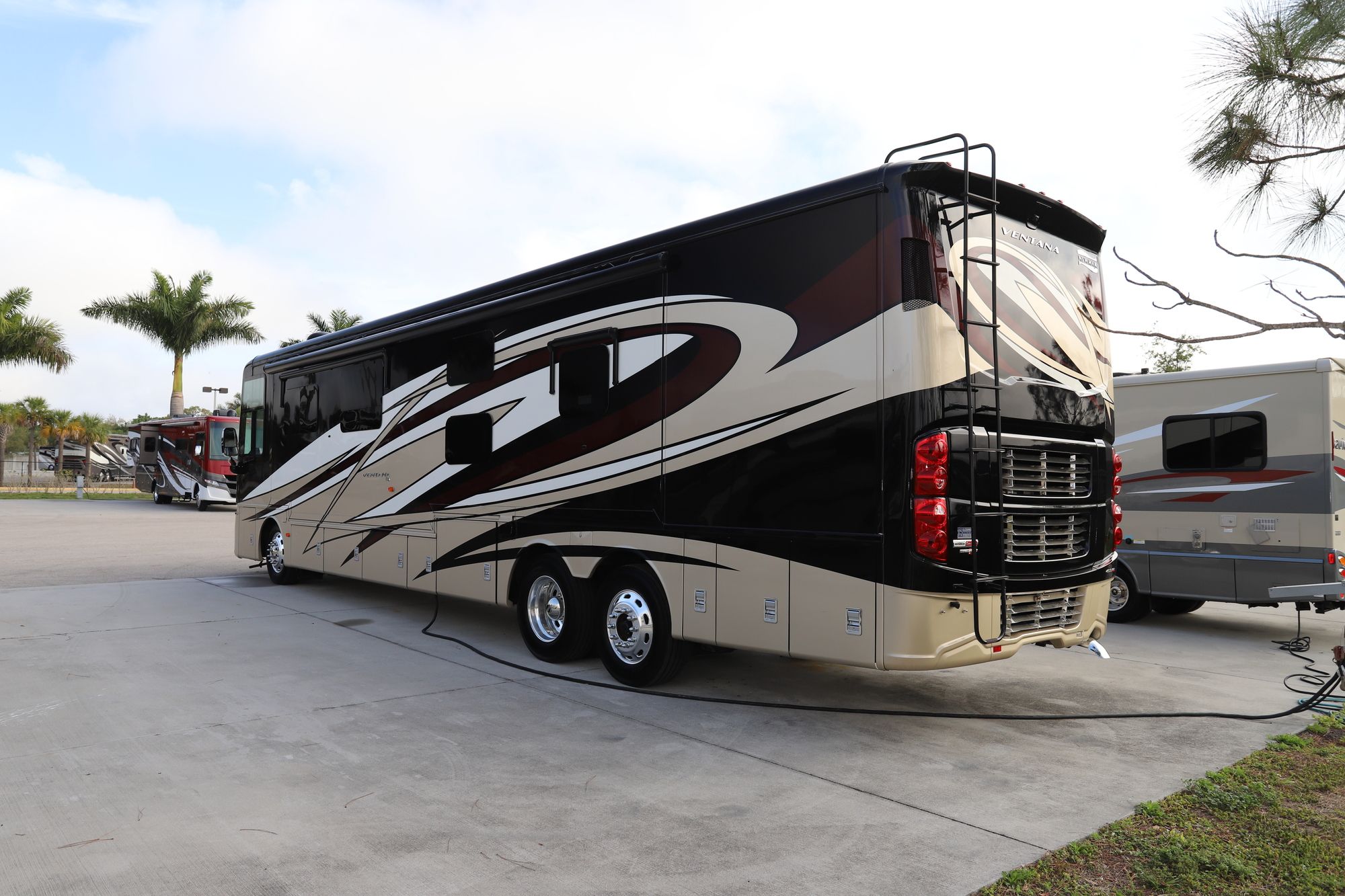 Used 2017 Newmar Ventana 4310 Class A  For Sale