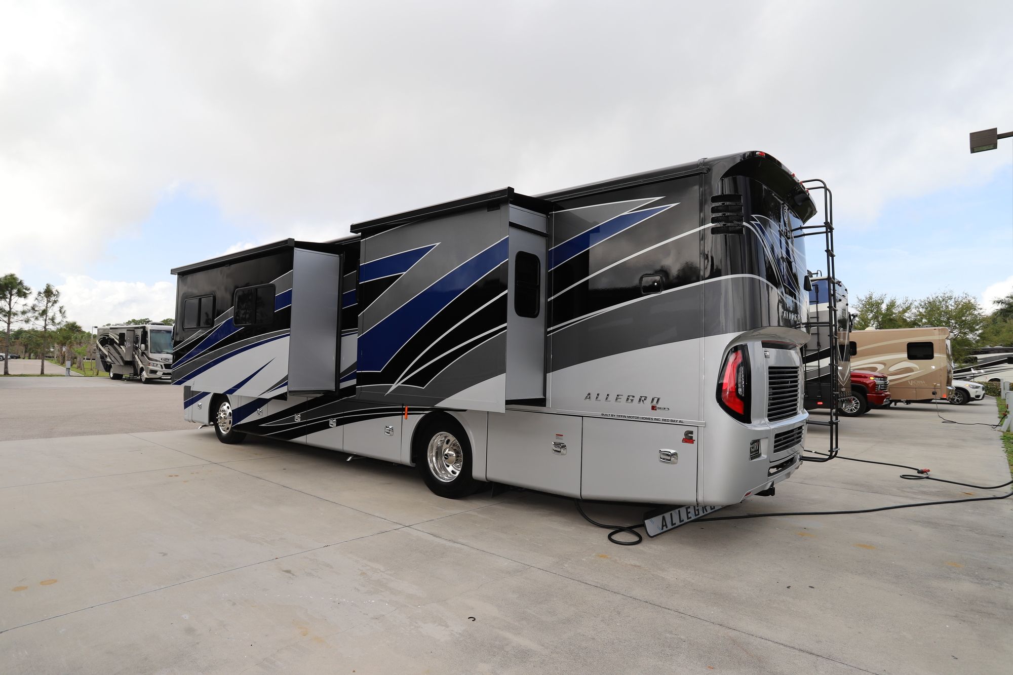 New 2021 Tiffin Motor Homes Allegro Red 37BA Class A  For Sale