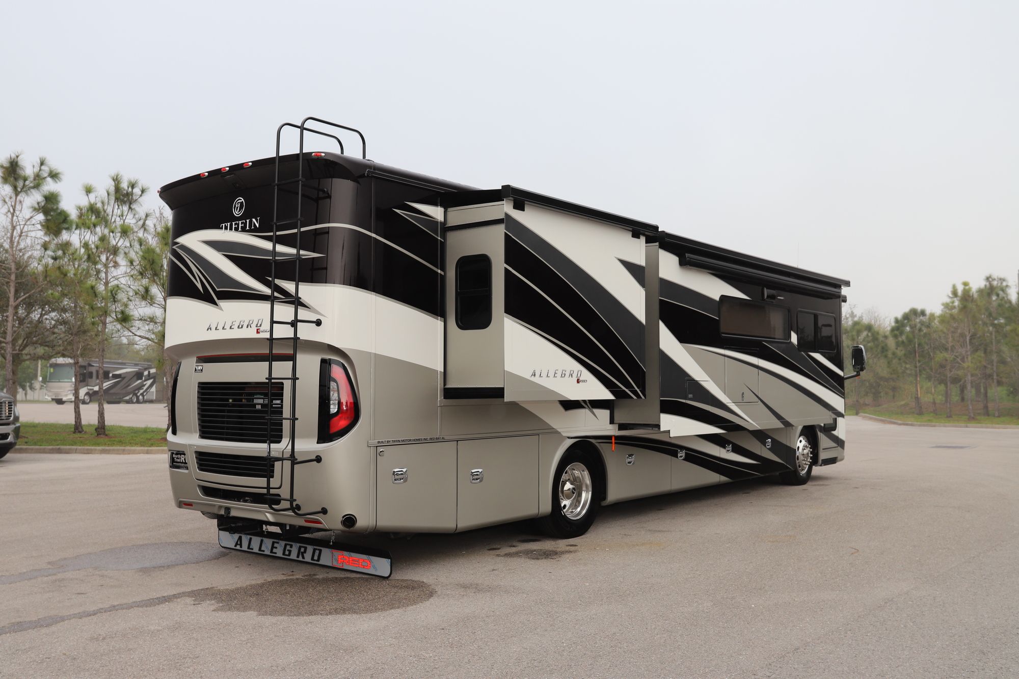 New 2021 Tiffin Motor Homes Allegro Red 37PA Class A  For Sale