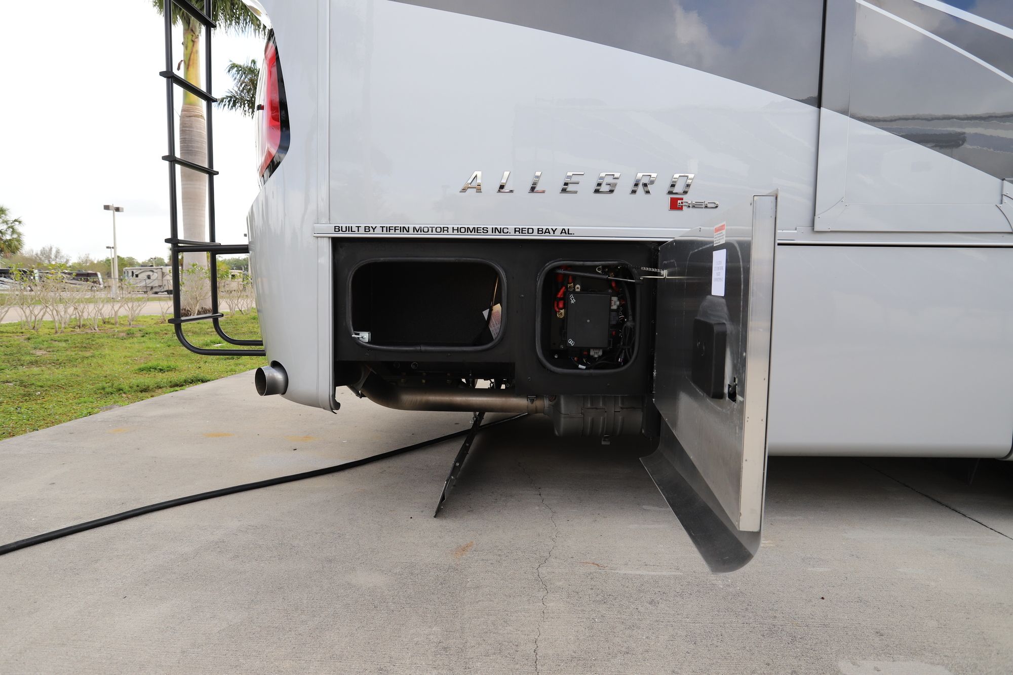 New 2021 Tiffin Motor Homes Allegro Red 37BA Class A  For Sale